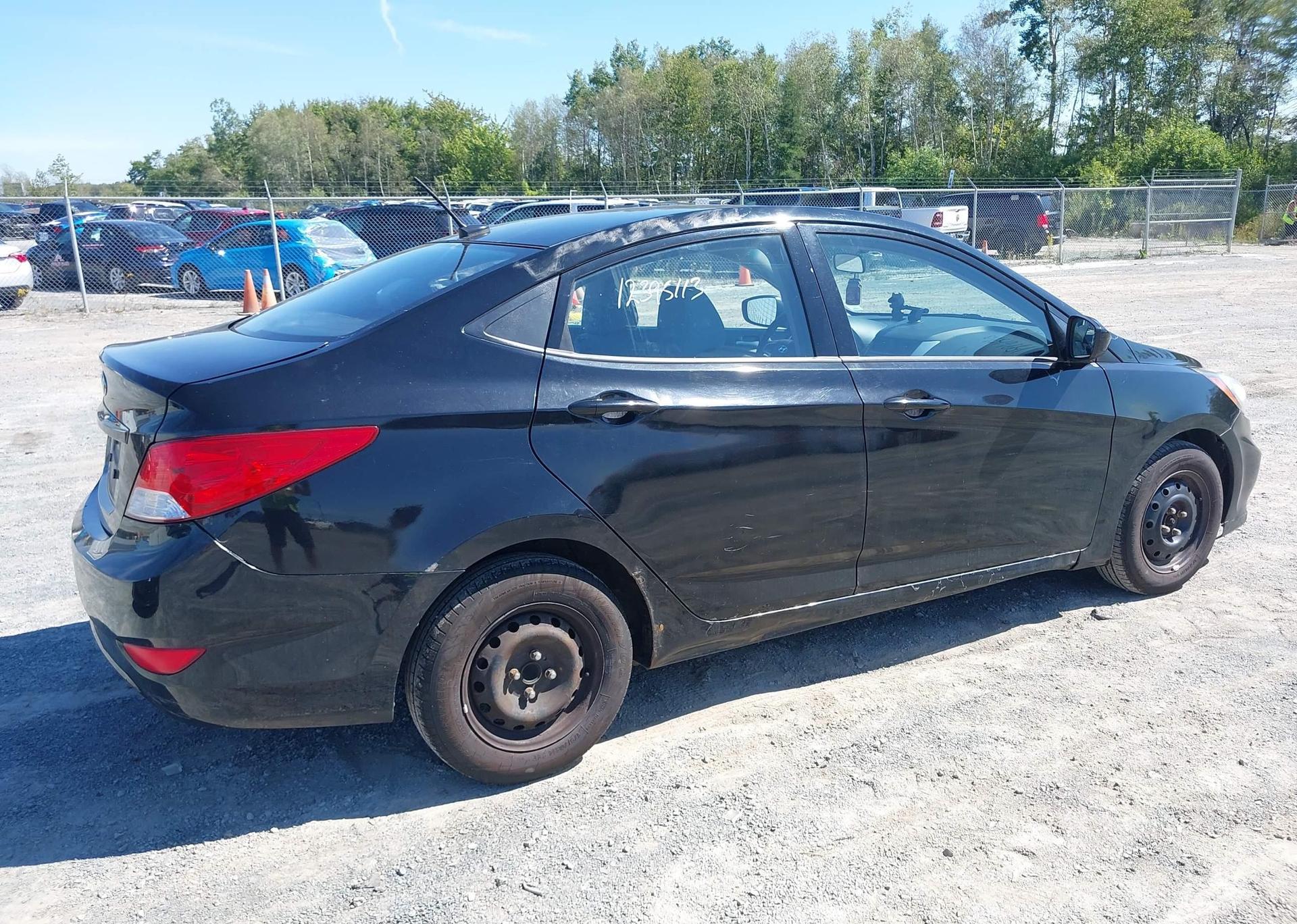 2013 HYUNDAI ACCENT GL