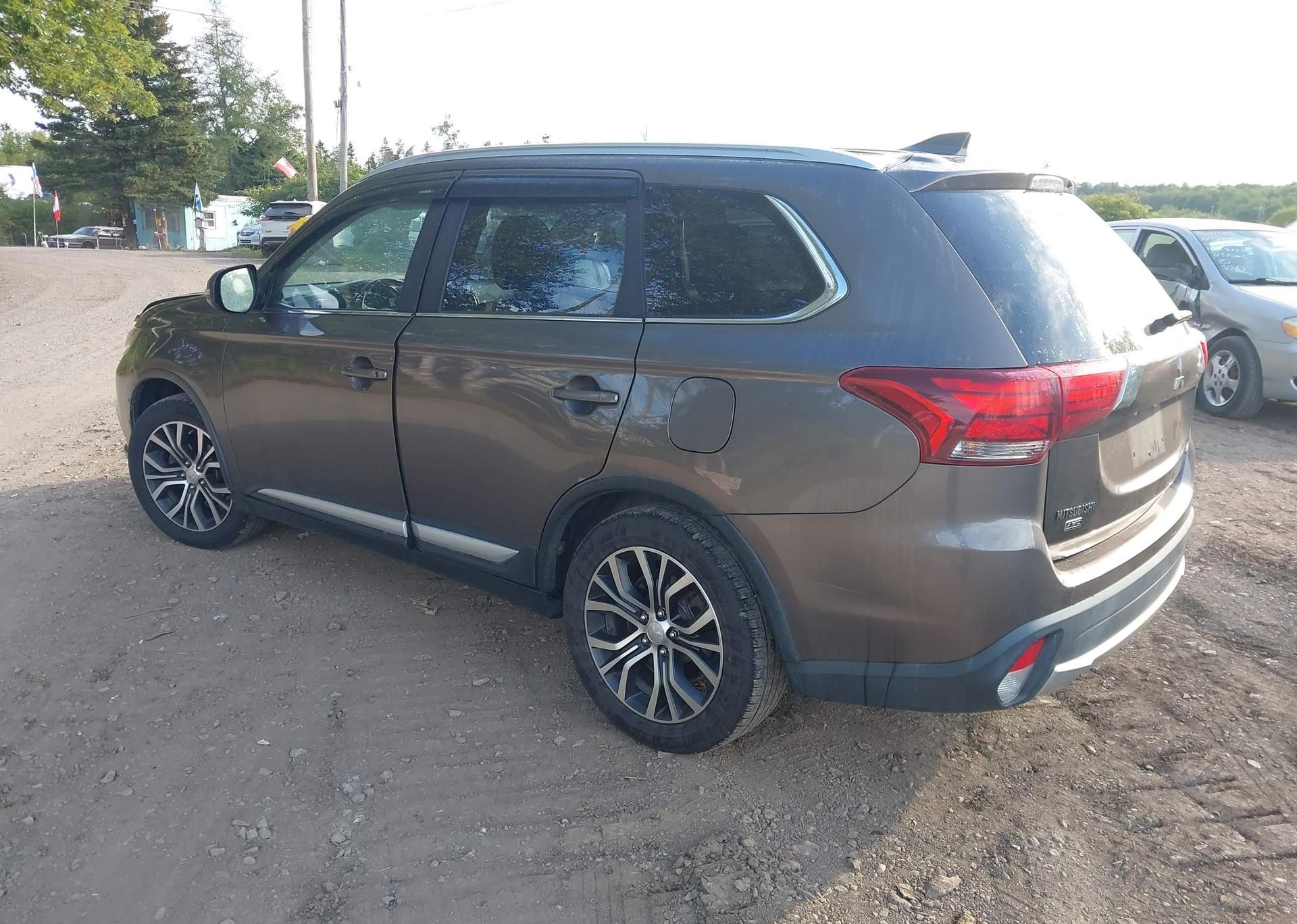 2018 MITSUBISHI OUTLANDER ES