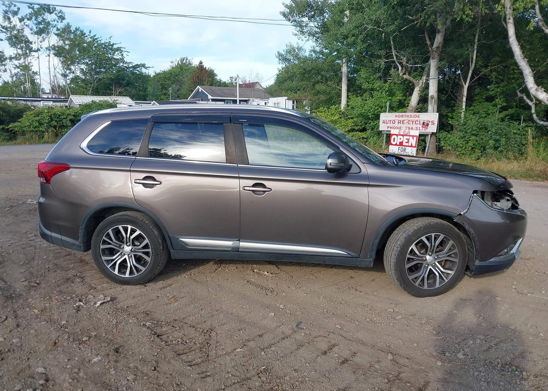 2018 MITSUBISHI OUTLANDER ES