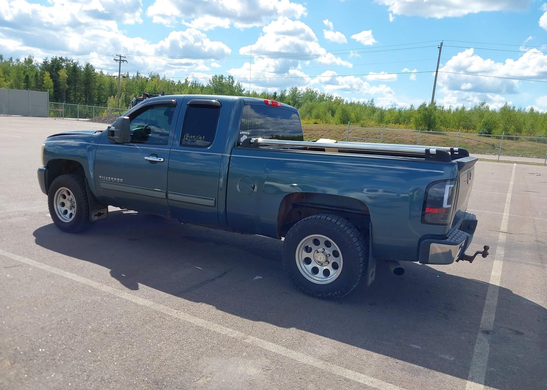 2011 CHEVROLET SILVERADO K1500 LS