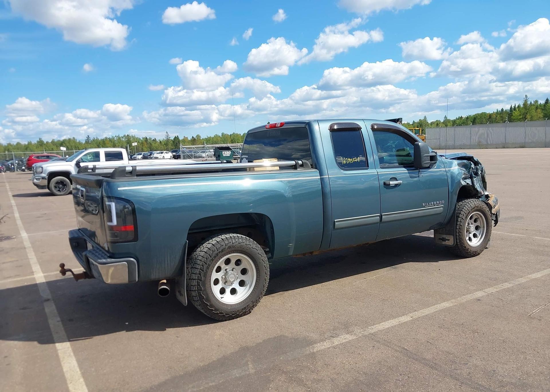 2011 CHEVROLET SILVERADO K1500 LS