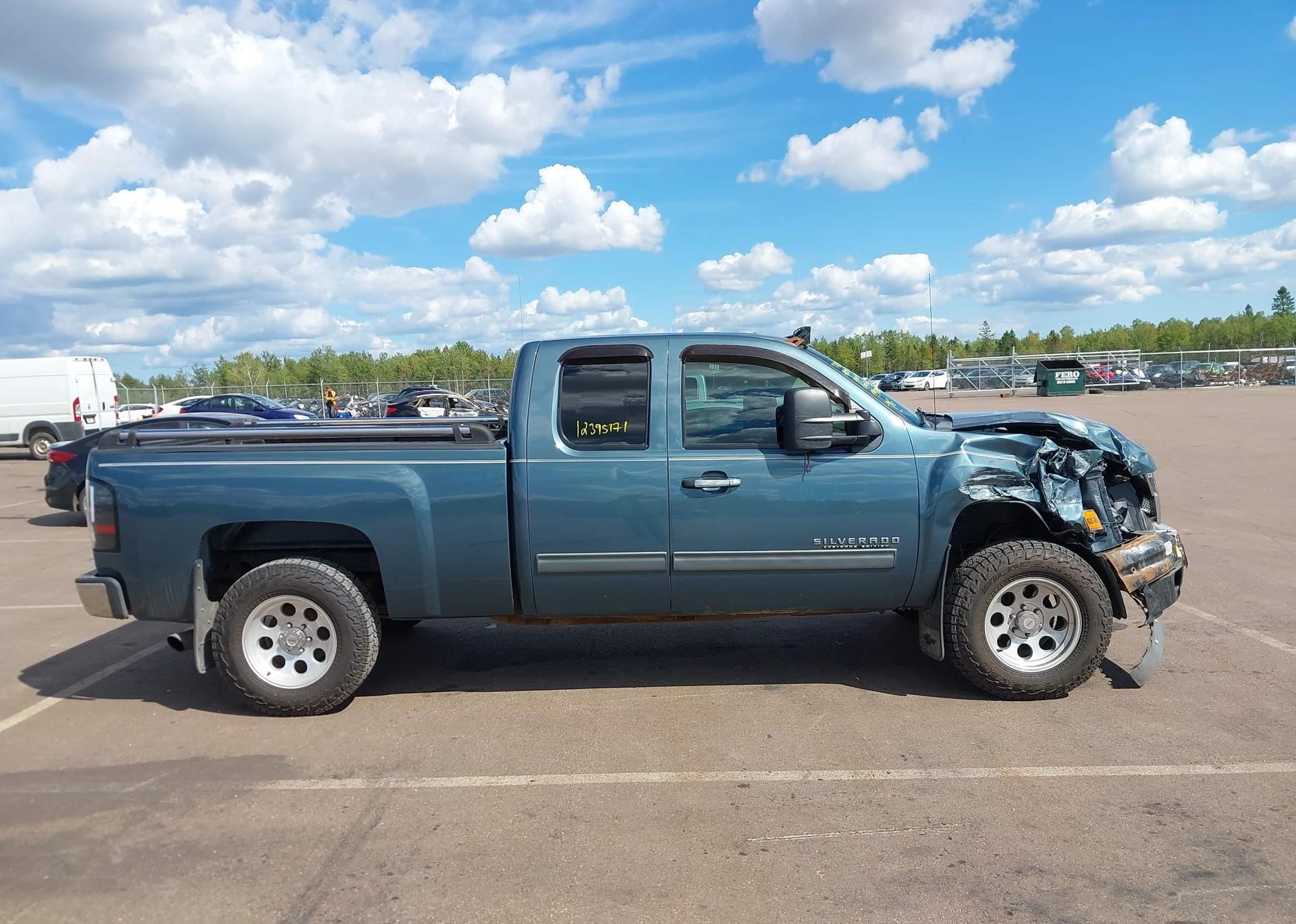 2011 CHEVROLET SILVERADO K1500 LS