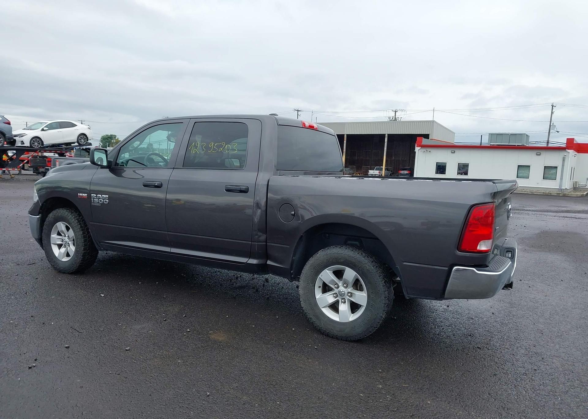 2023 RAM 1500 CLASSIC SLT