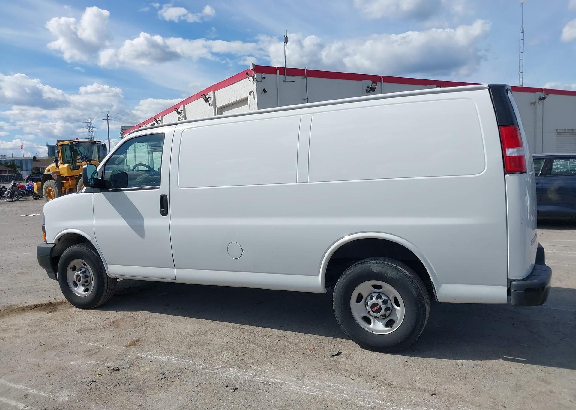 2023 GMC SAVANA G2500