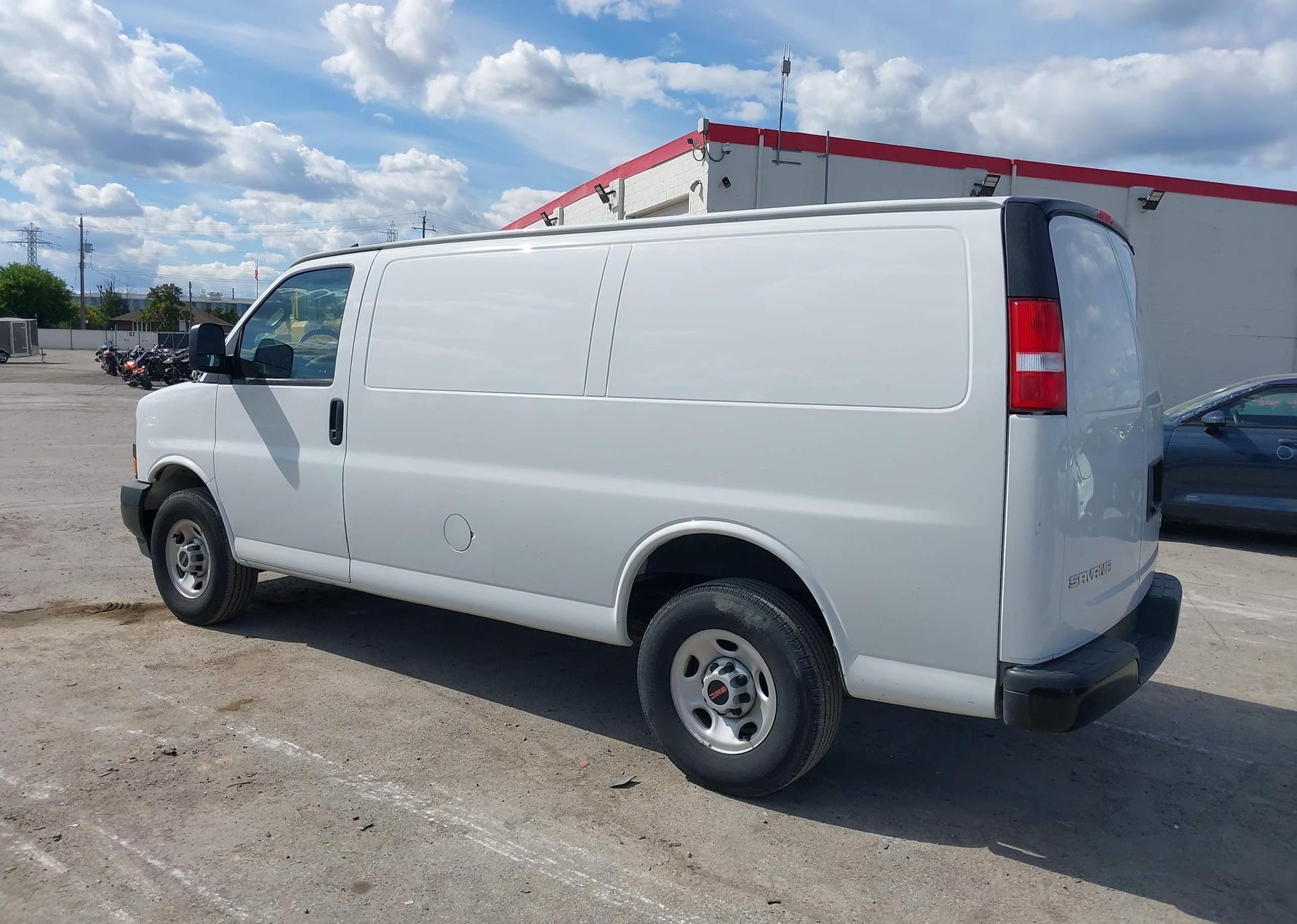 2023 GMC SAVANA G2500