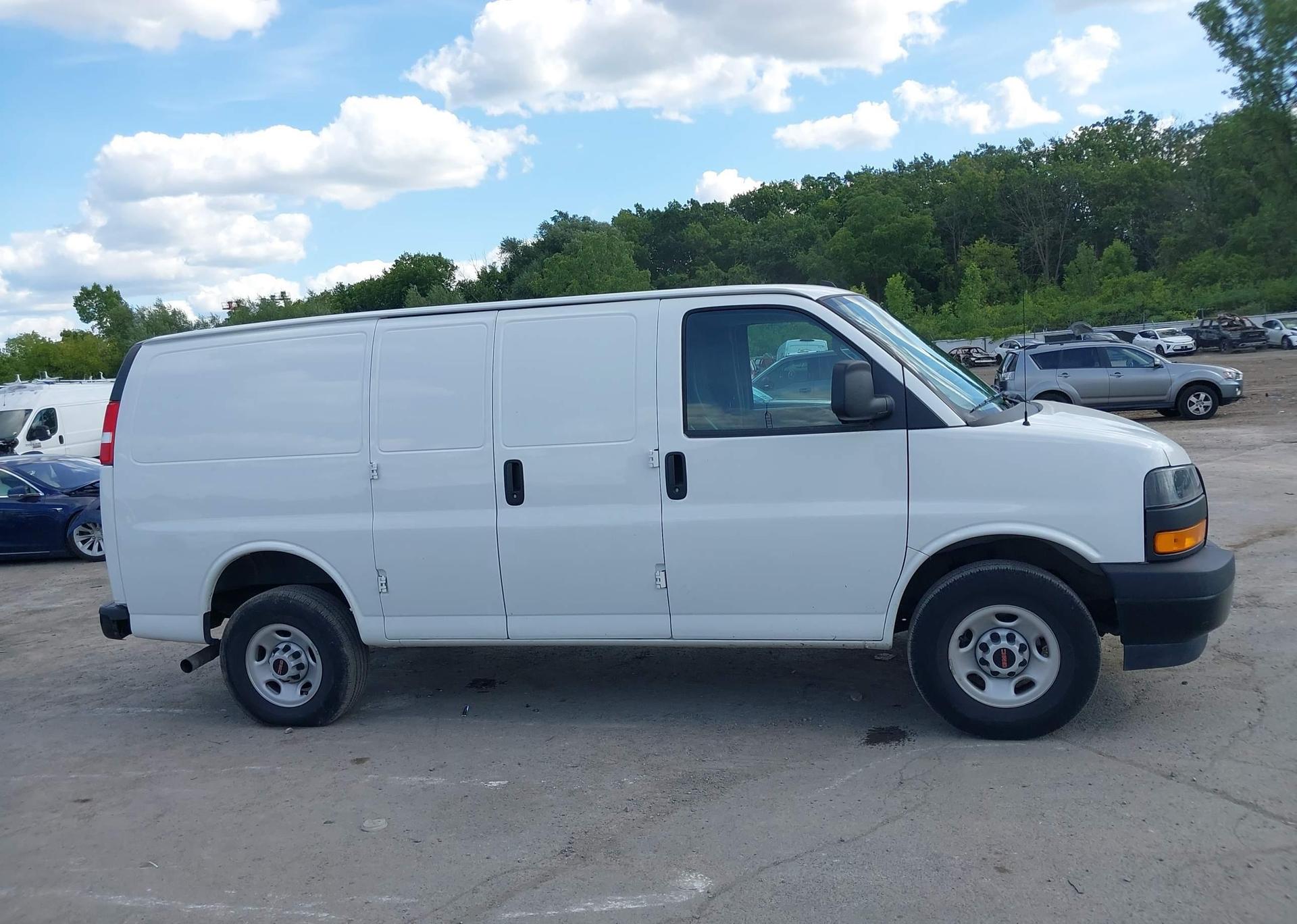 2023 GMC SAVANA G2500