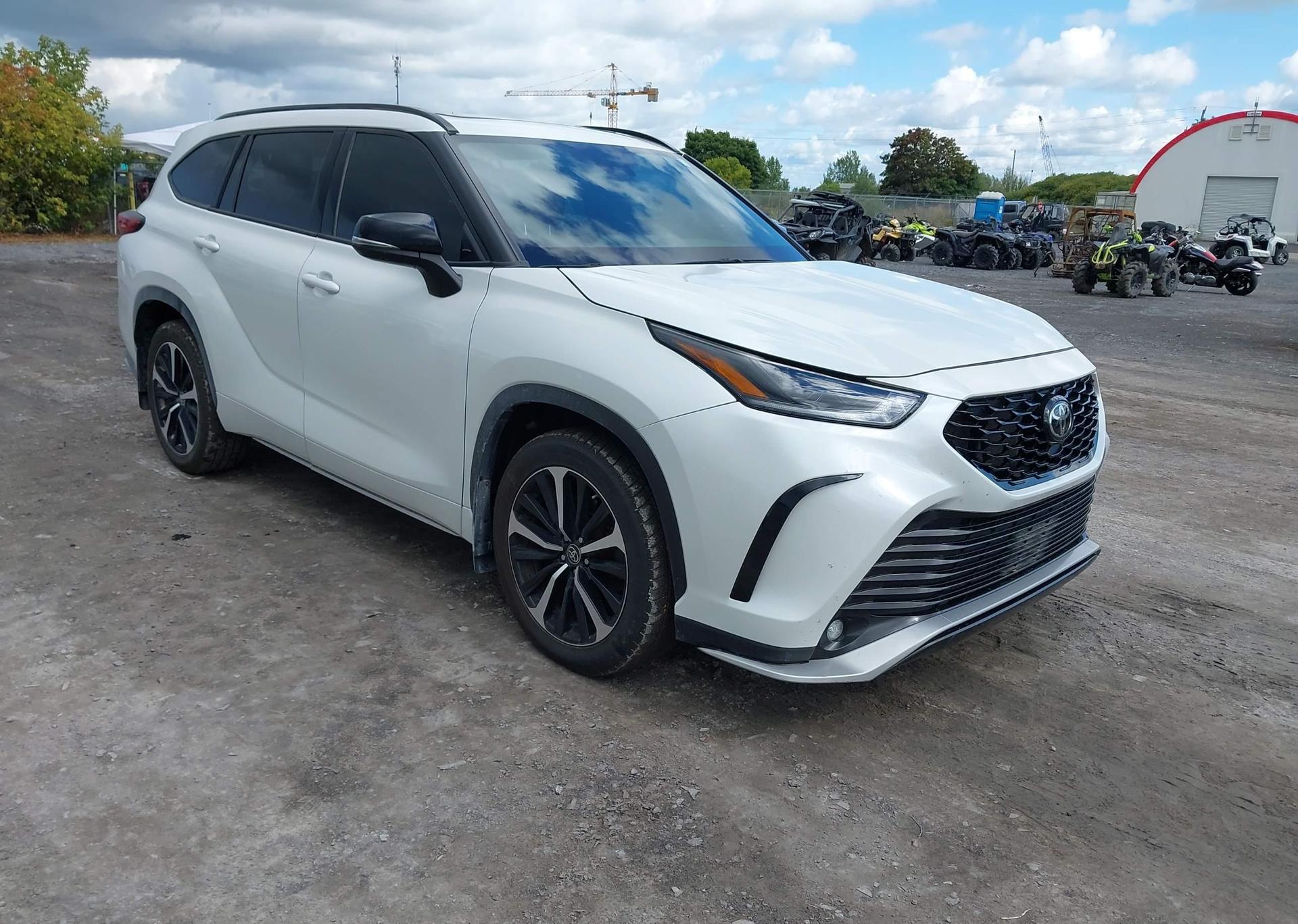 2022 TOYOTA HIGHLANDER XSE
