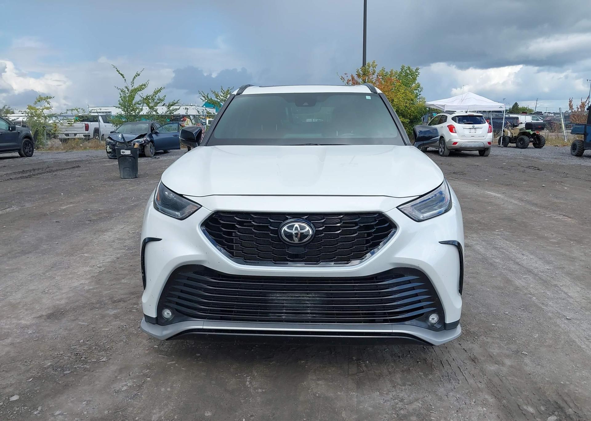 2022 TOYOTA HIGHLANDER XSE