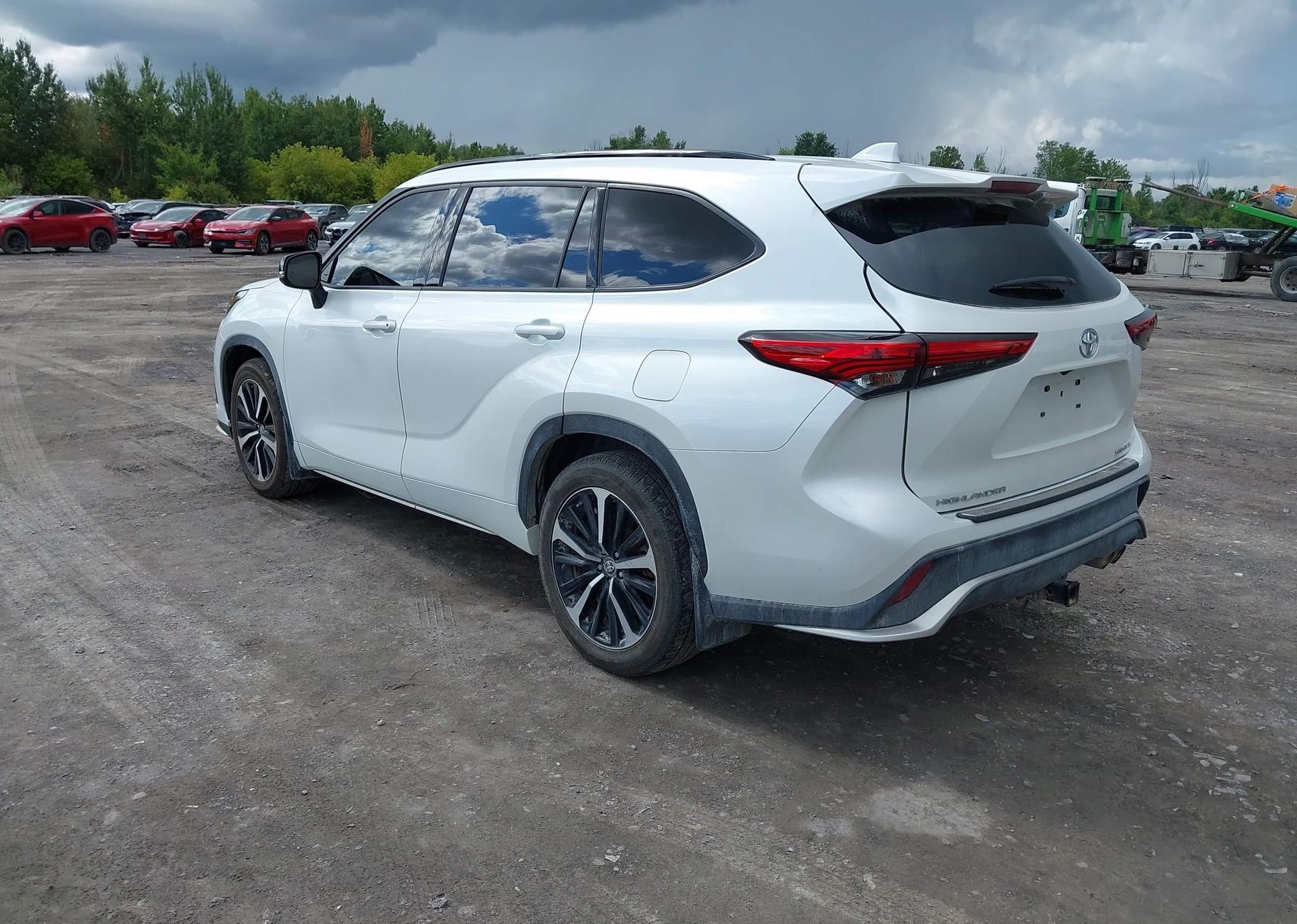 2022 TOYOTA HIGHLANDER XSE