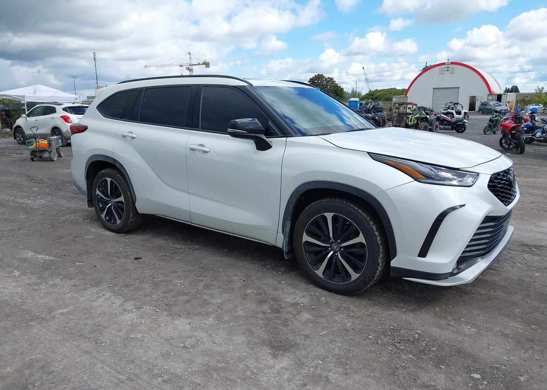 2022 TOYOTA HIGHLANDER XSE