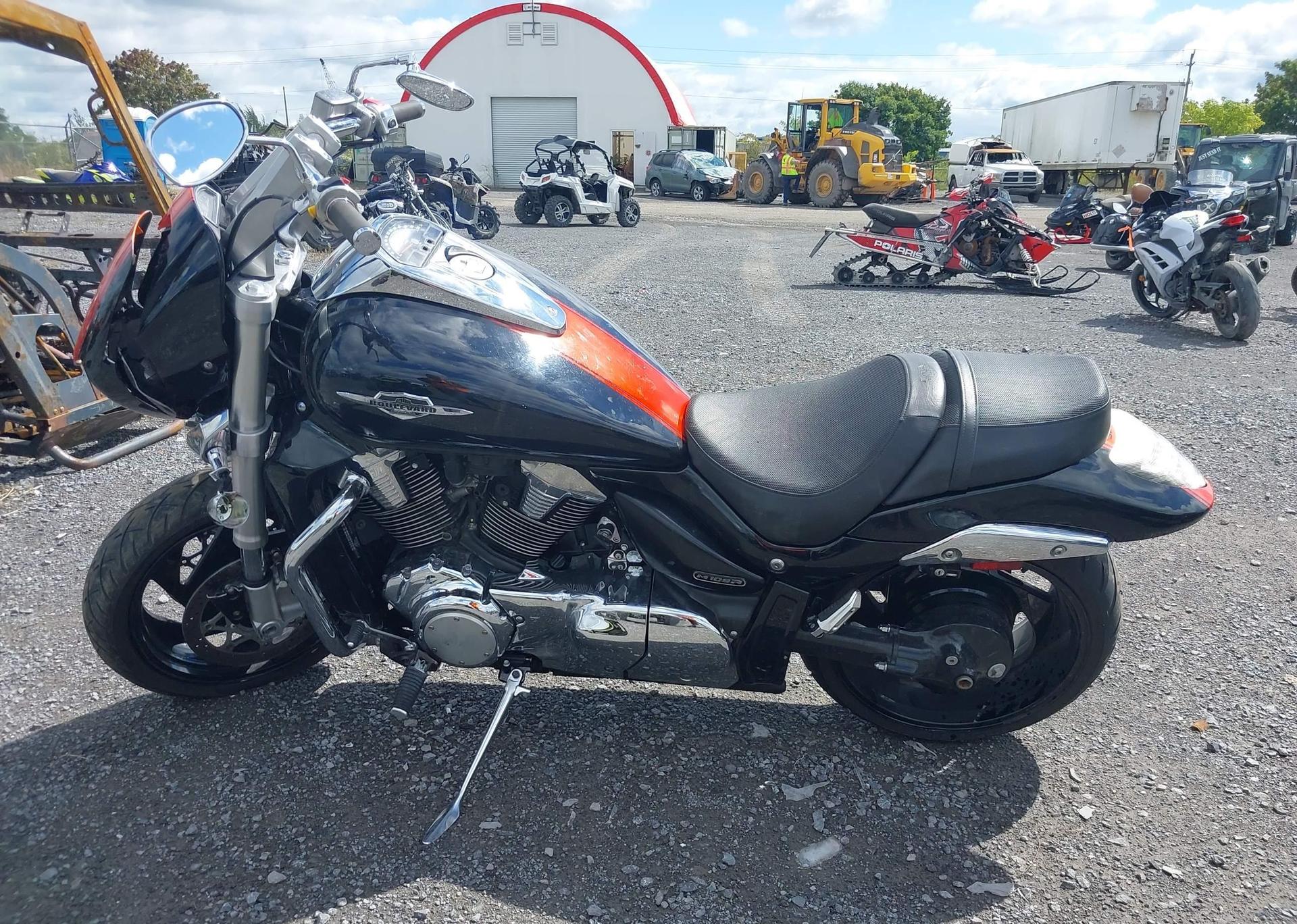 2010 SUZUKI VZR1800