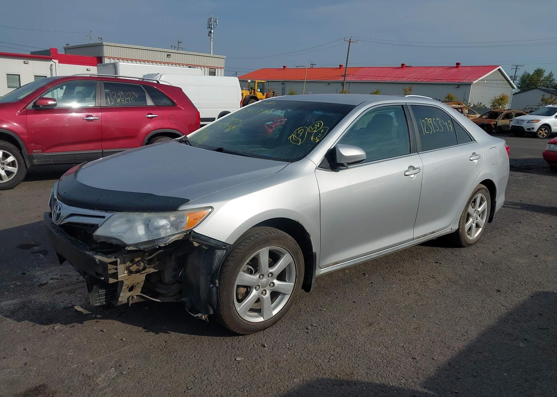 2012 TOYOTA CAMRY SE
