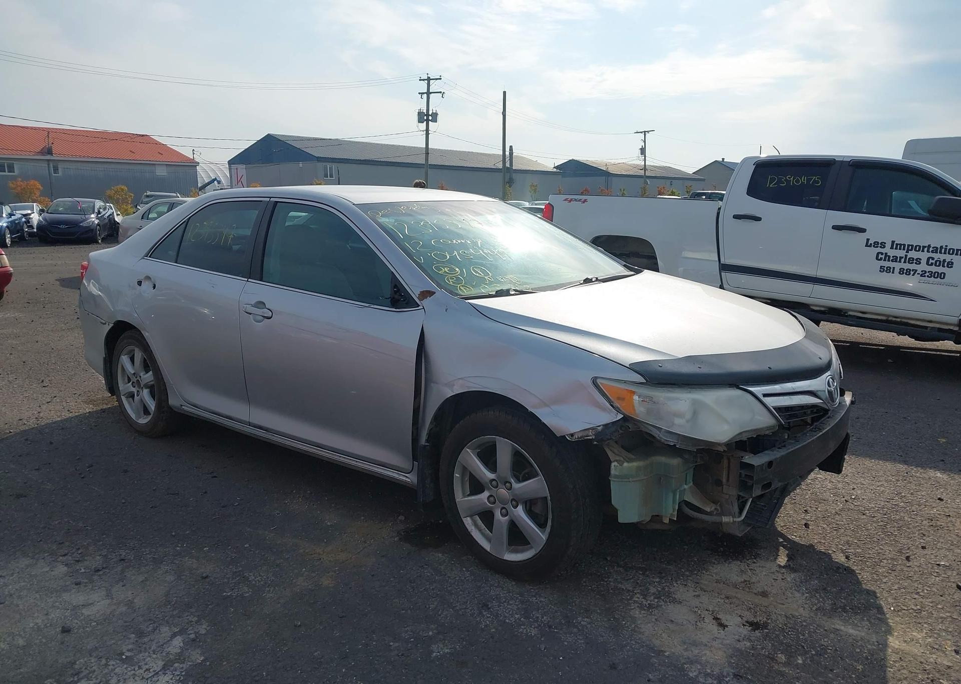 2012 TOYOTA CAMRY SE