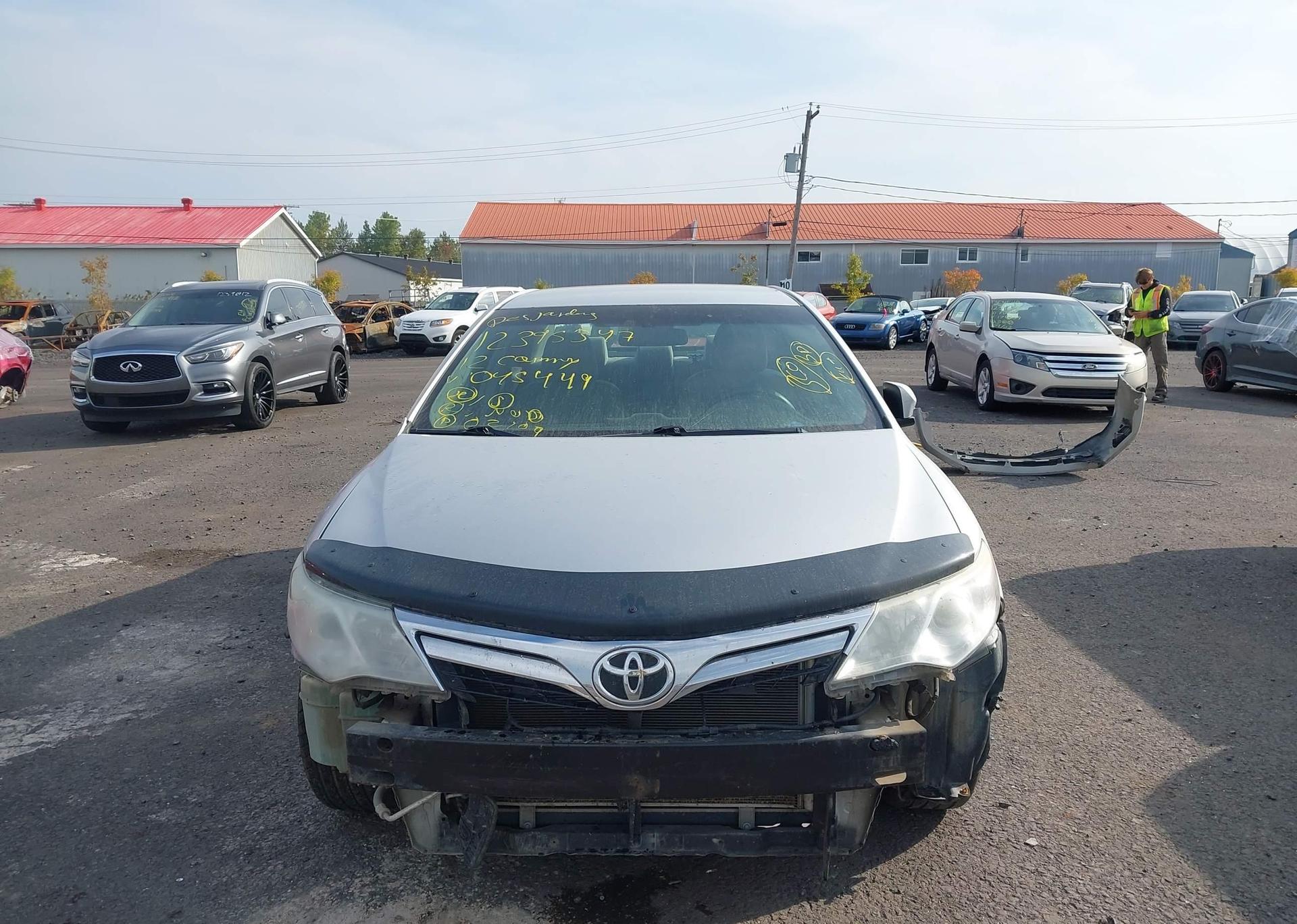 2012 TOYOTA CAMRY SE