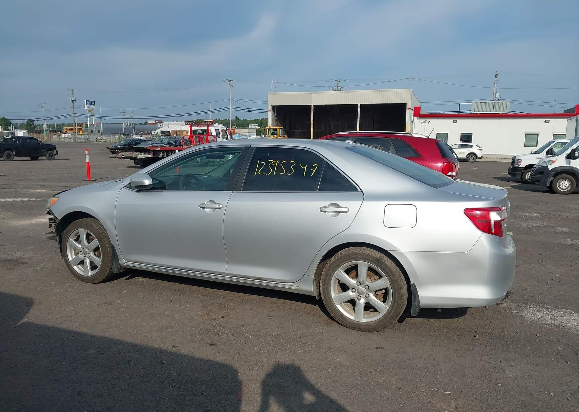 2012 TOYOTA CAMRY SE