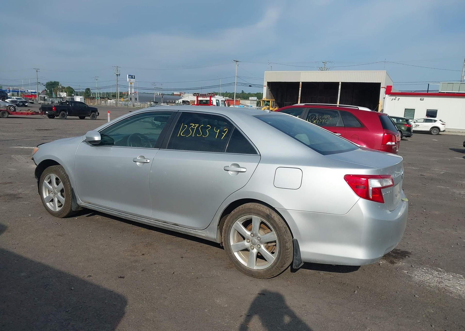 2012 TOYOTA CAMRY SE