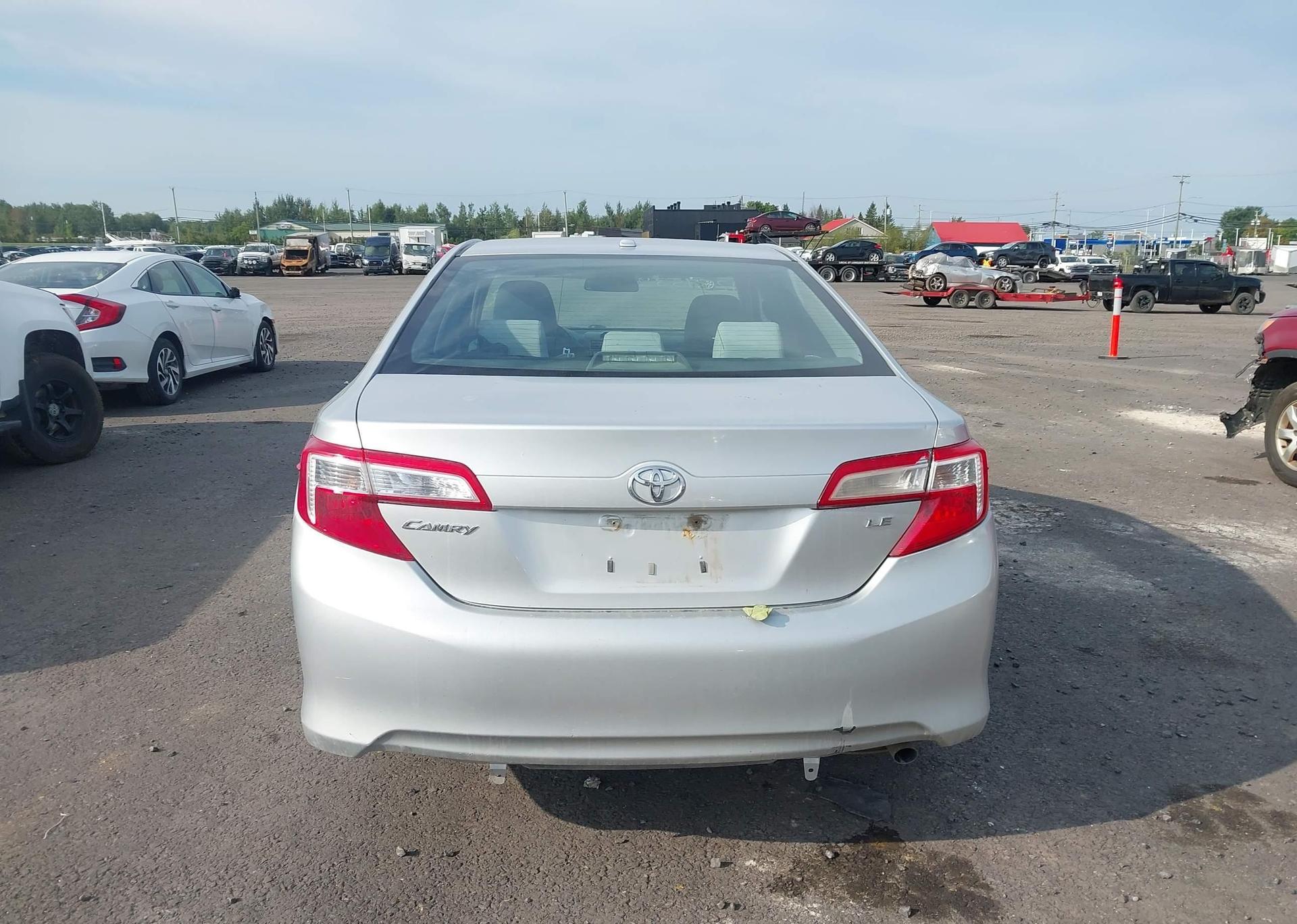 2012 TOYOTA CAMRY SE
