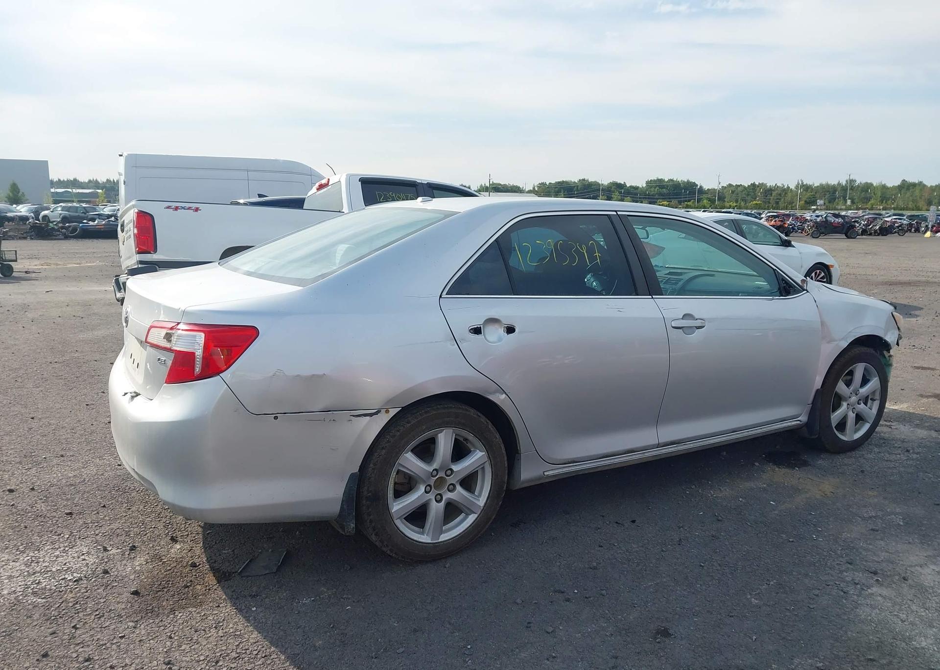 2012 TOYOTA CAMRY SE