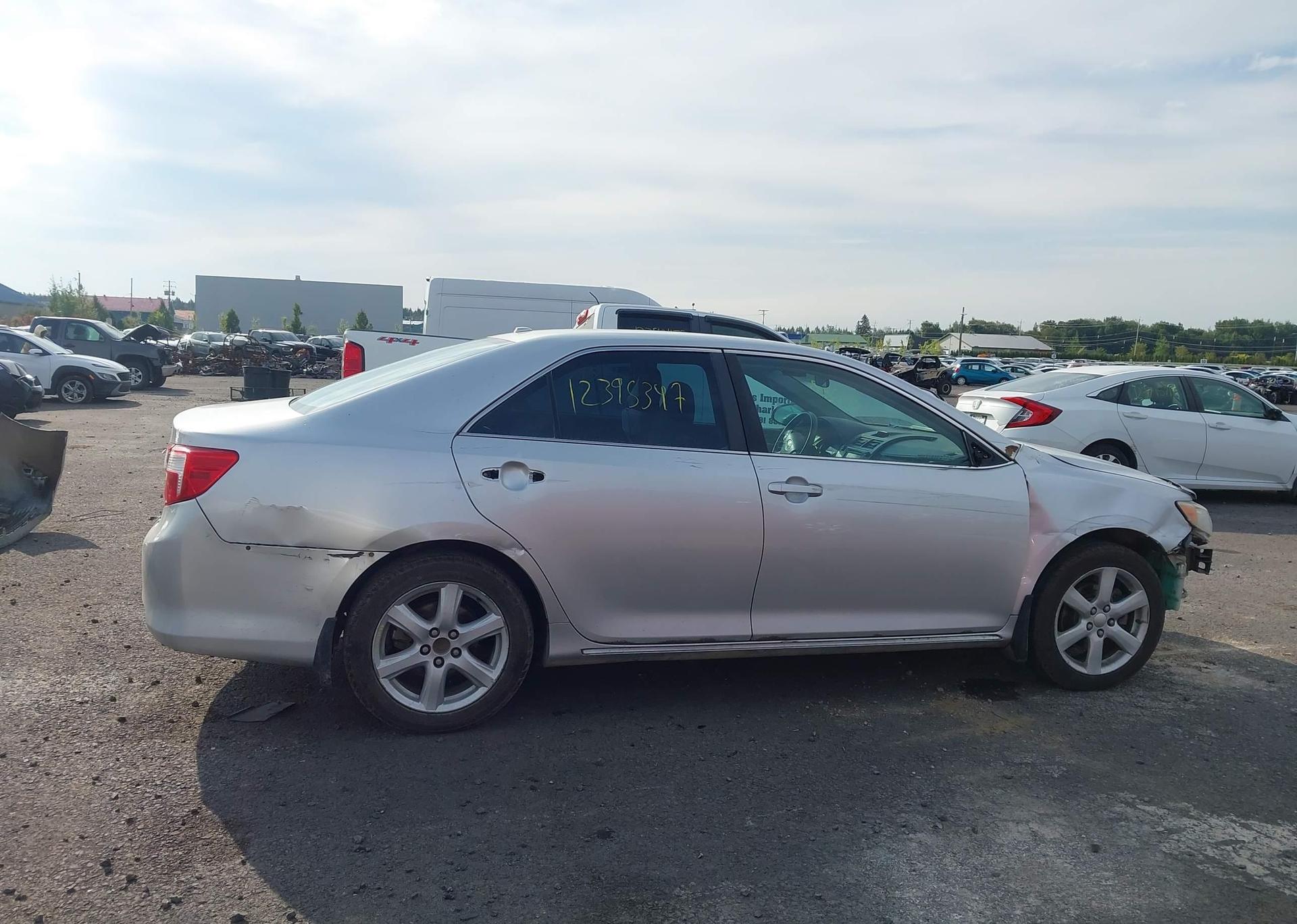 2012 TOYOTA CAMRY SE