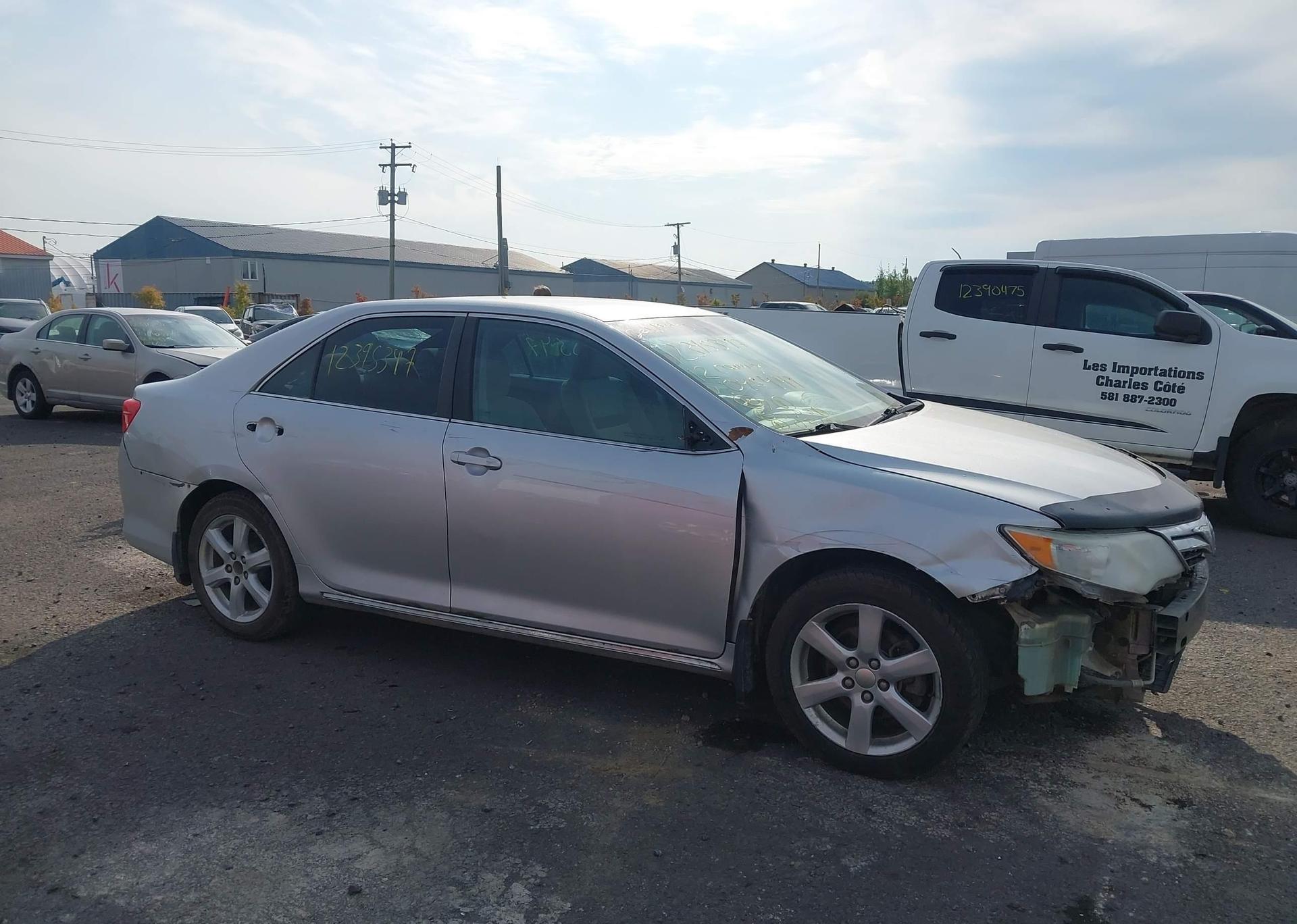 2012 TOYOTA CAMRY SE