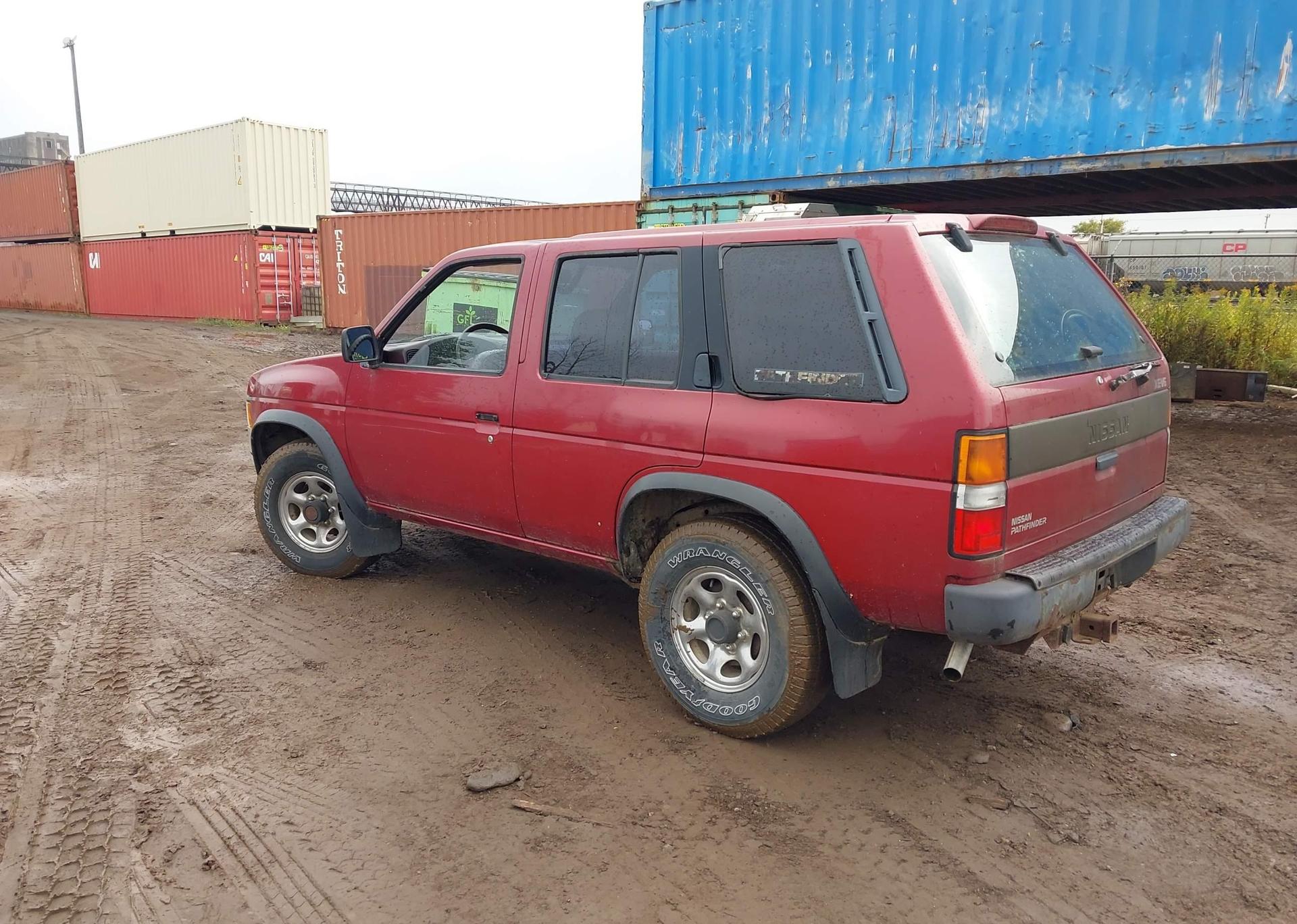 1994 NISSAN PATHFINDER LE