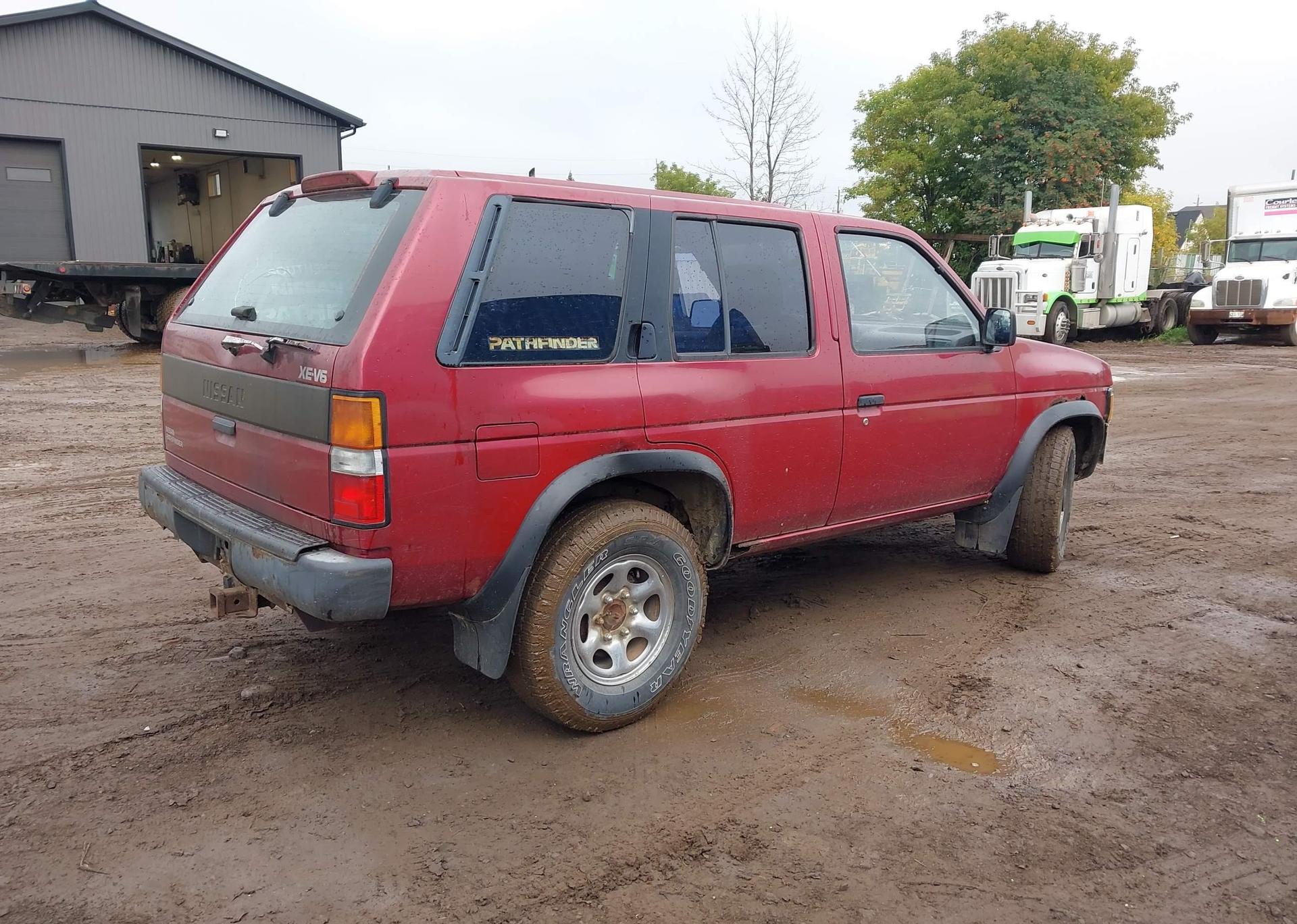 1994 NISSAN PATHFINDER LE