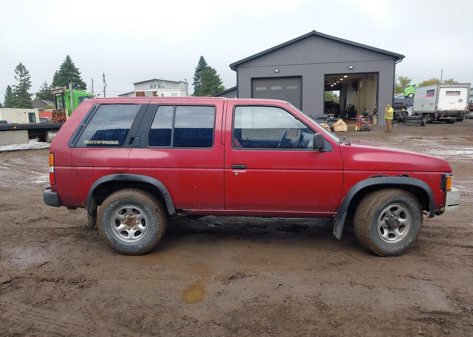 1994 NISSAN PATHFINDER LE