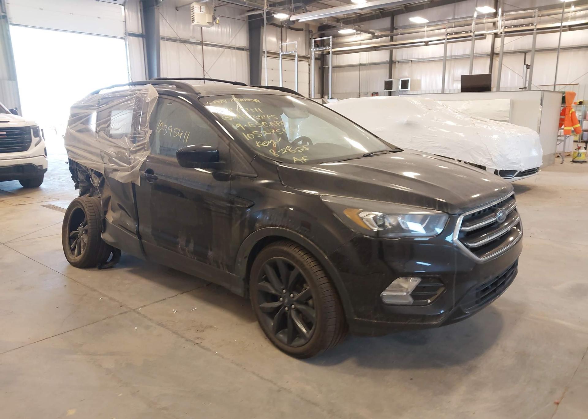 2019 FORD ESCAPE SE