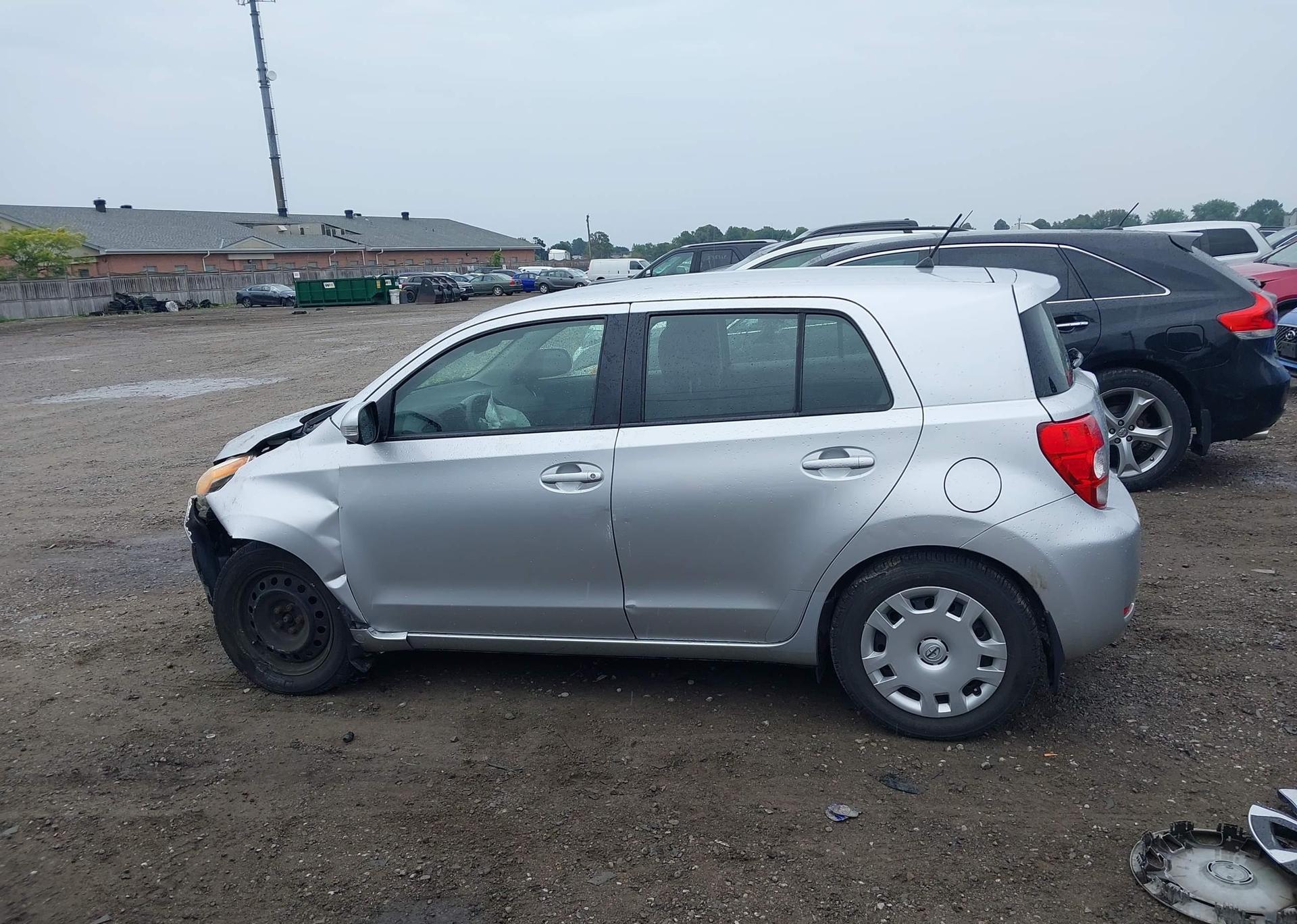 2011 TOYOTA SCION XD