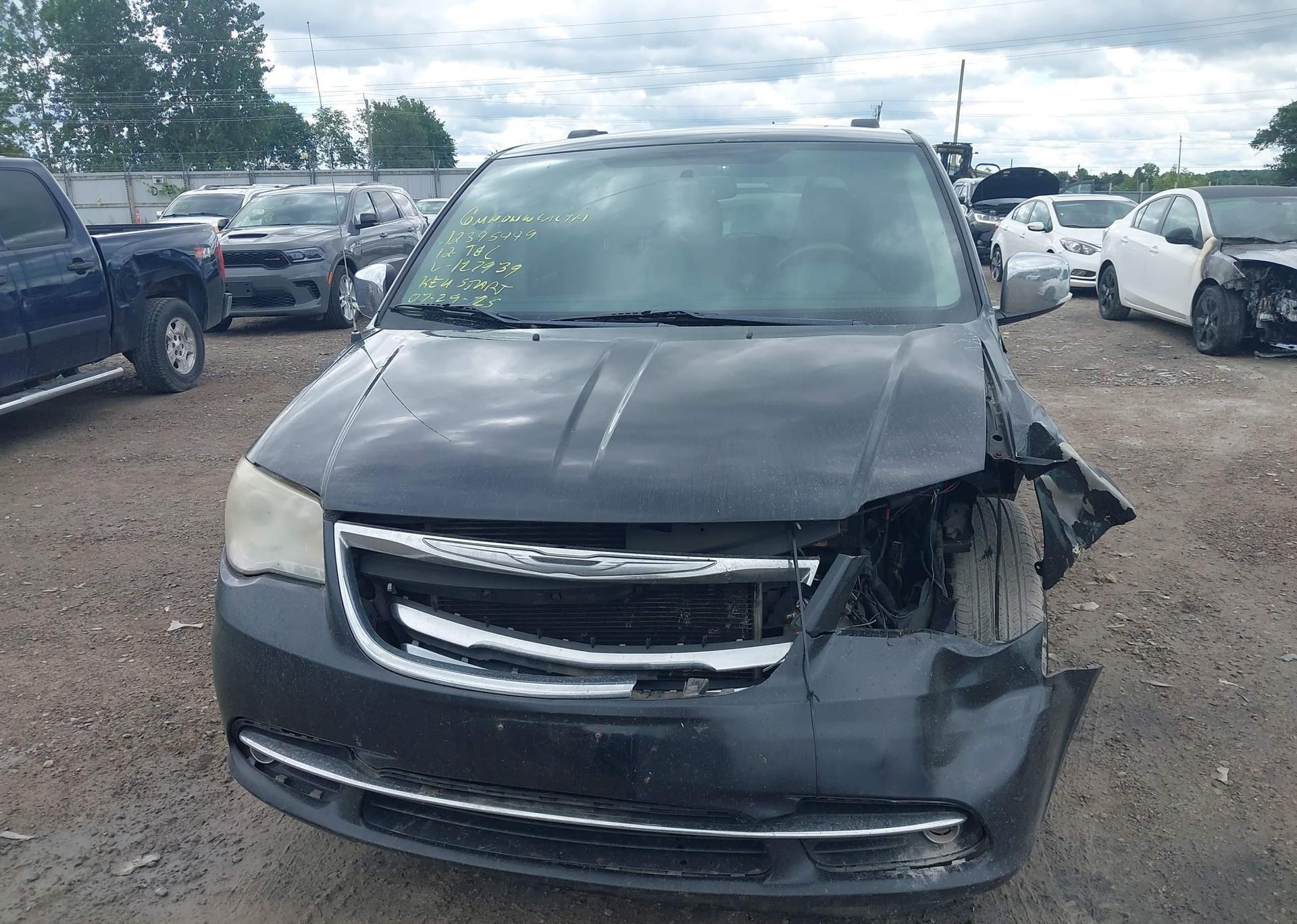 2012 CHRYSLER TOWN & COUNTRY LIMITED