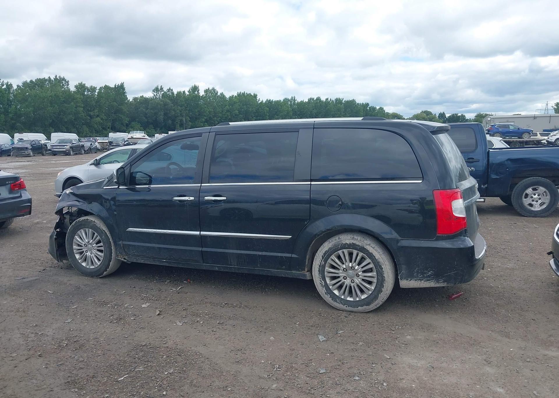 2012 CHRYSLER TOWN & COUNTRY LIMITED