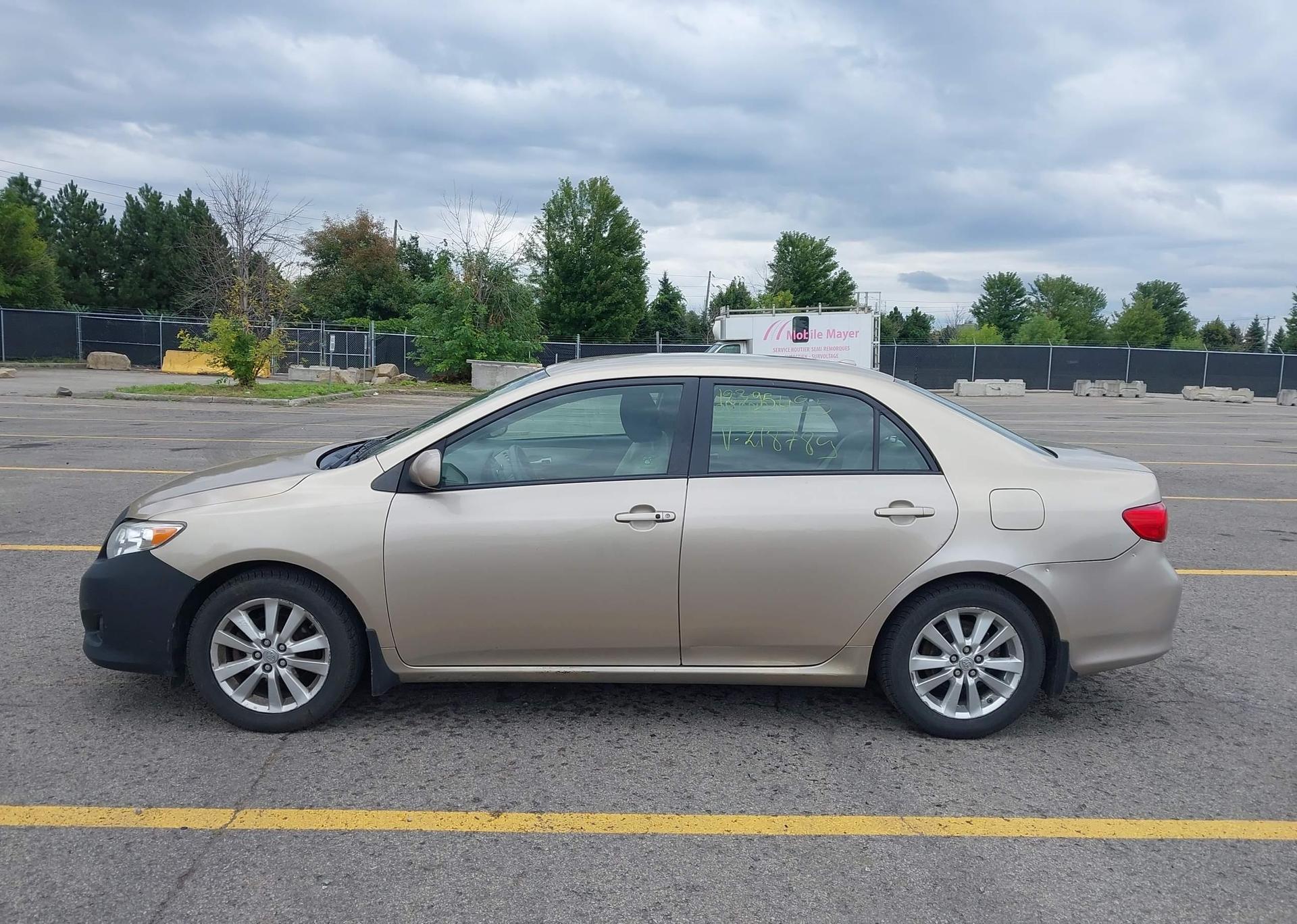 2010 TOYOTA COROLLA LE