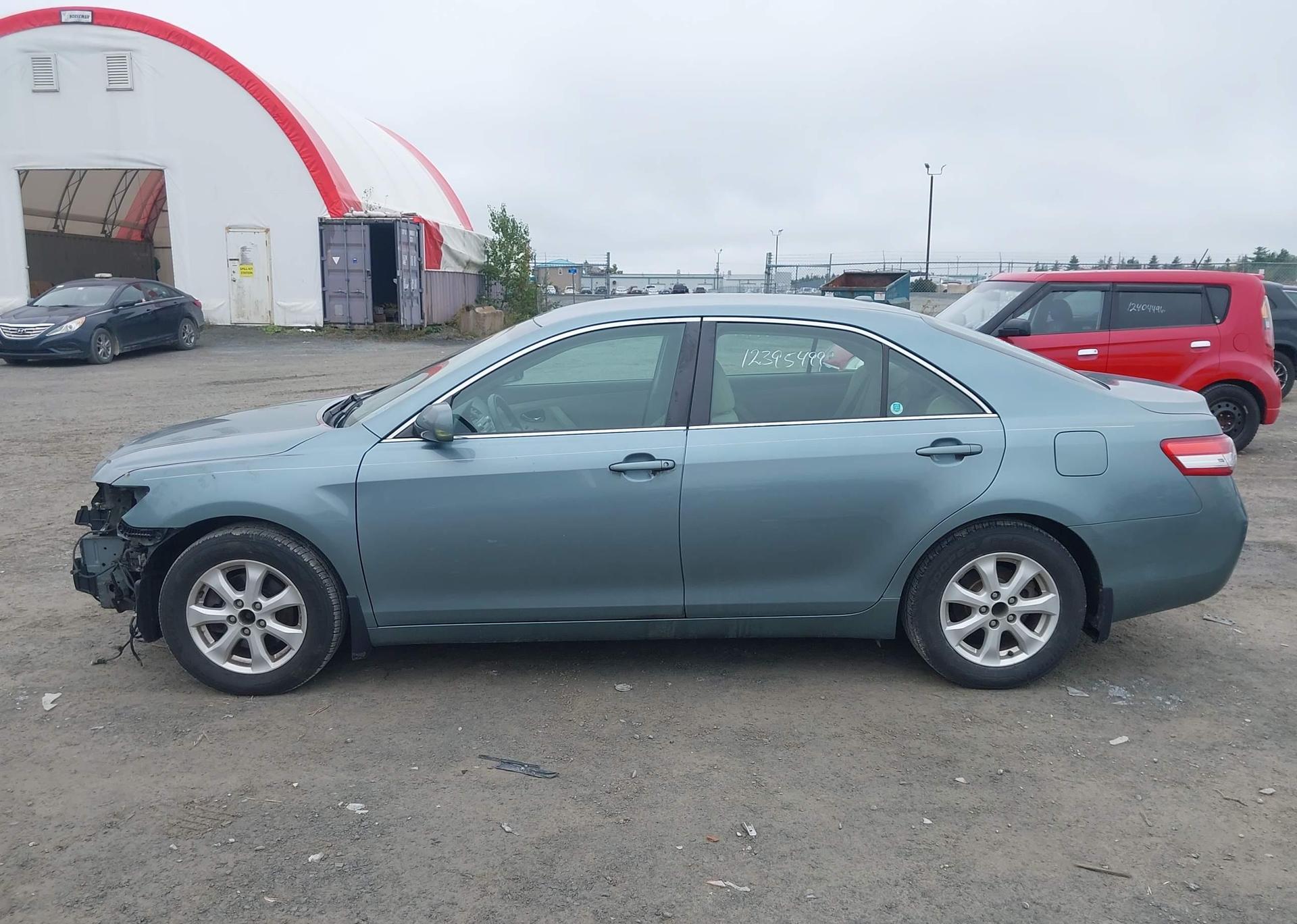 2011 TOYOTA CAMRY LE