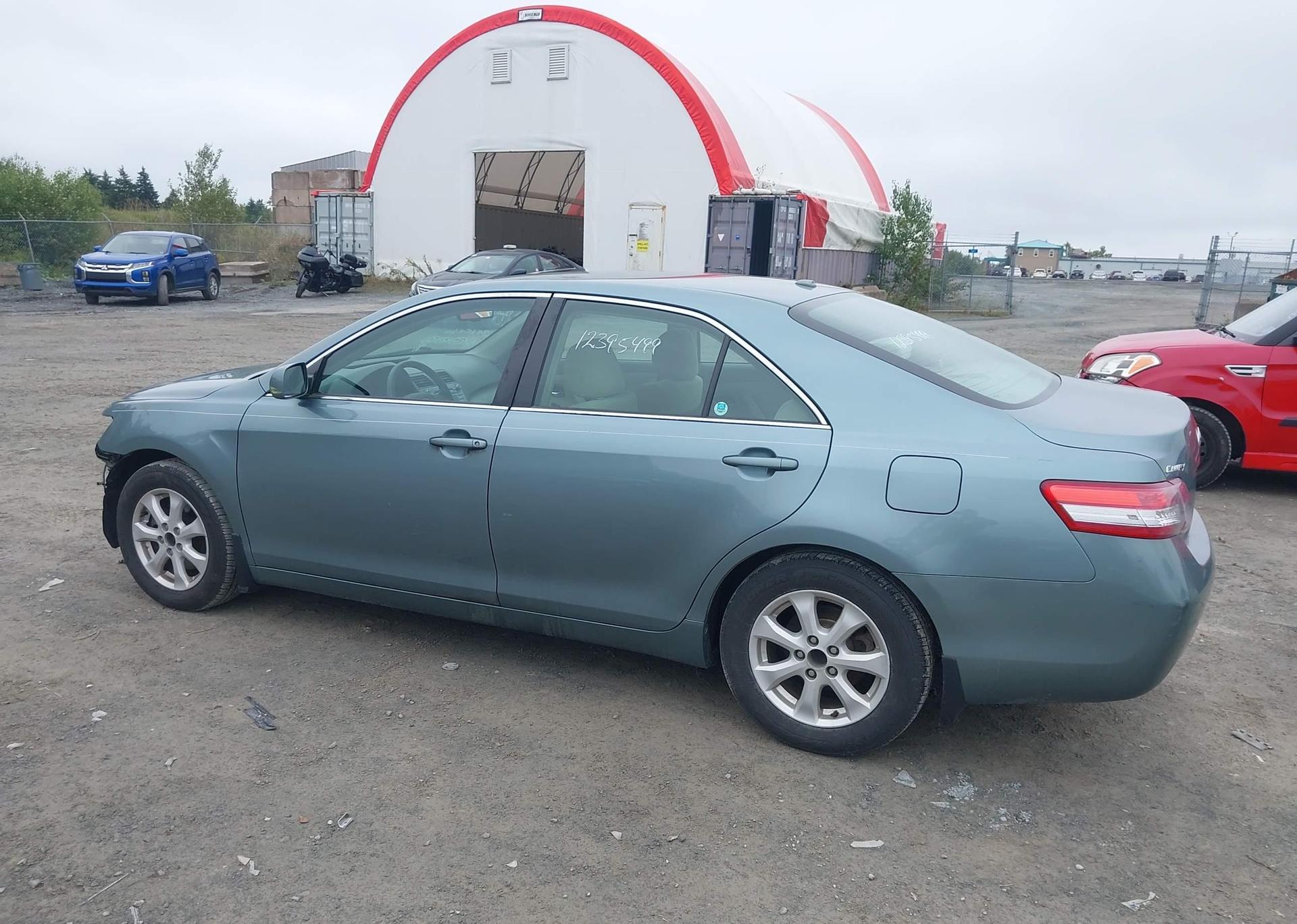 2011 TOYOTA CAMRY LE