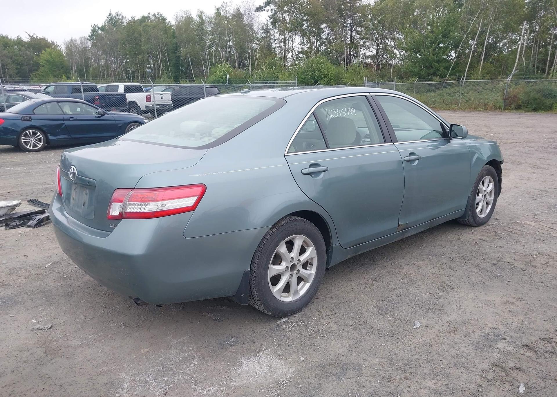 2011 TOYOTA CAMRY LE