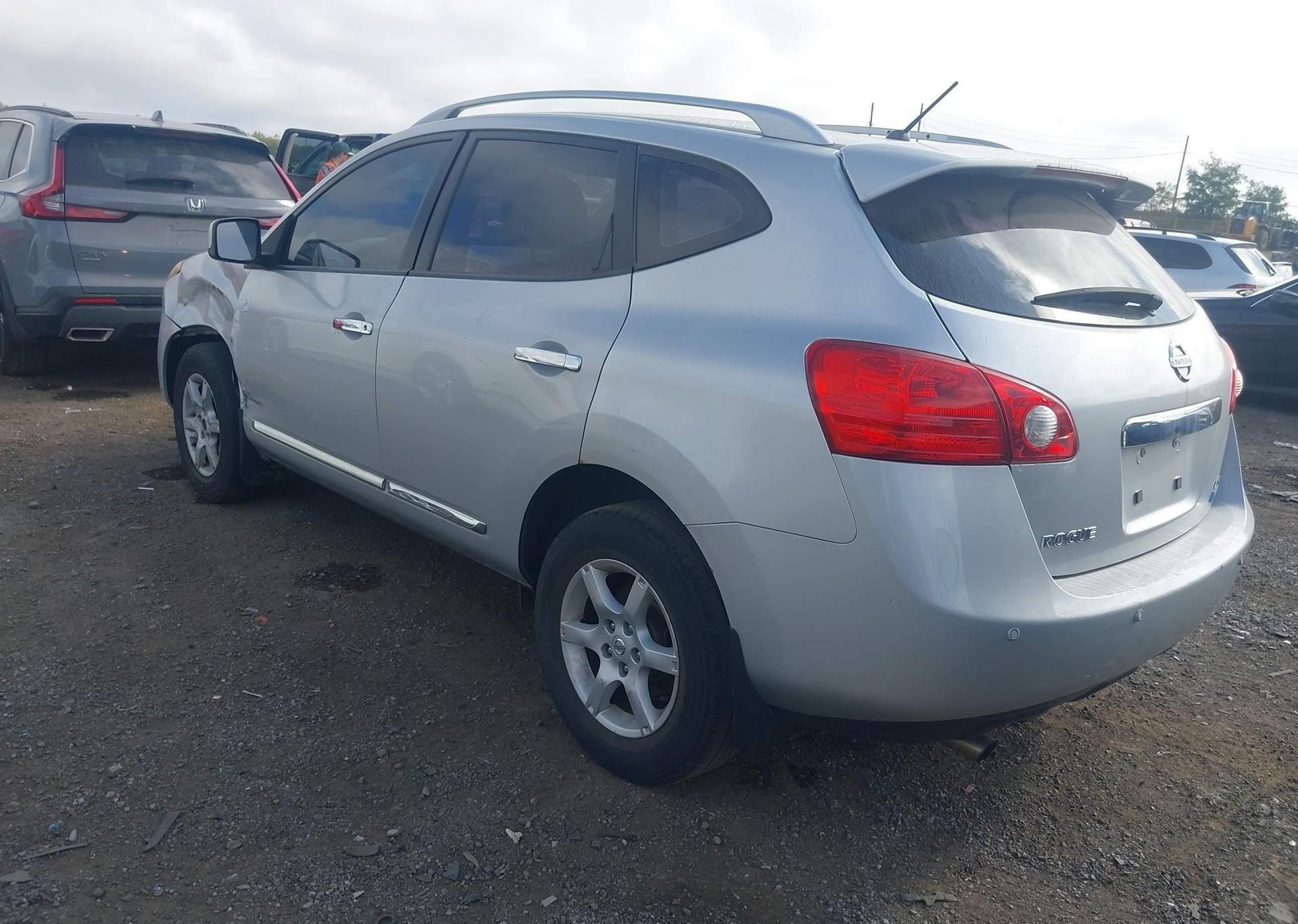 2012 NISSAN ROGUE S