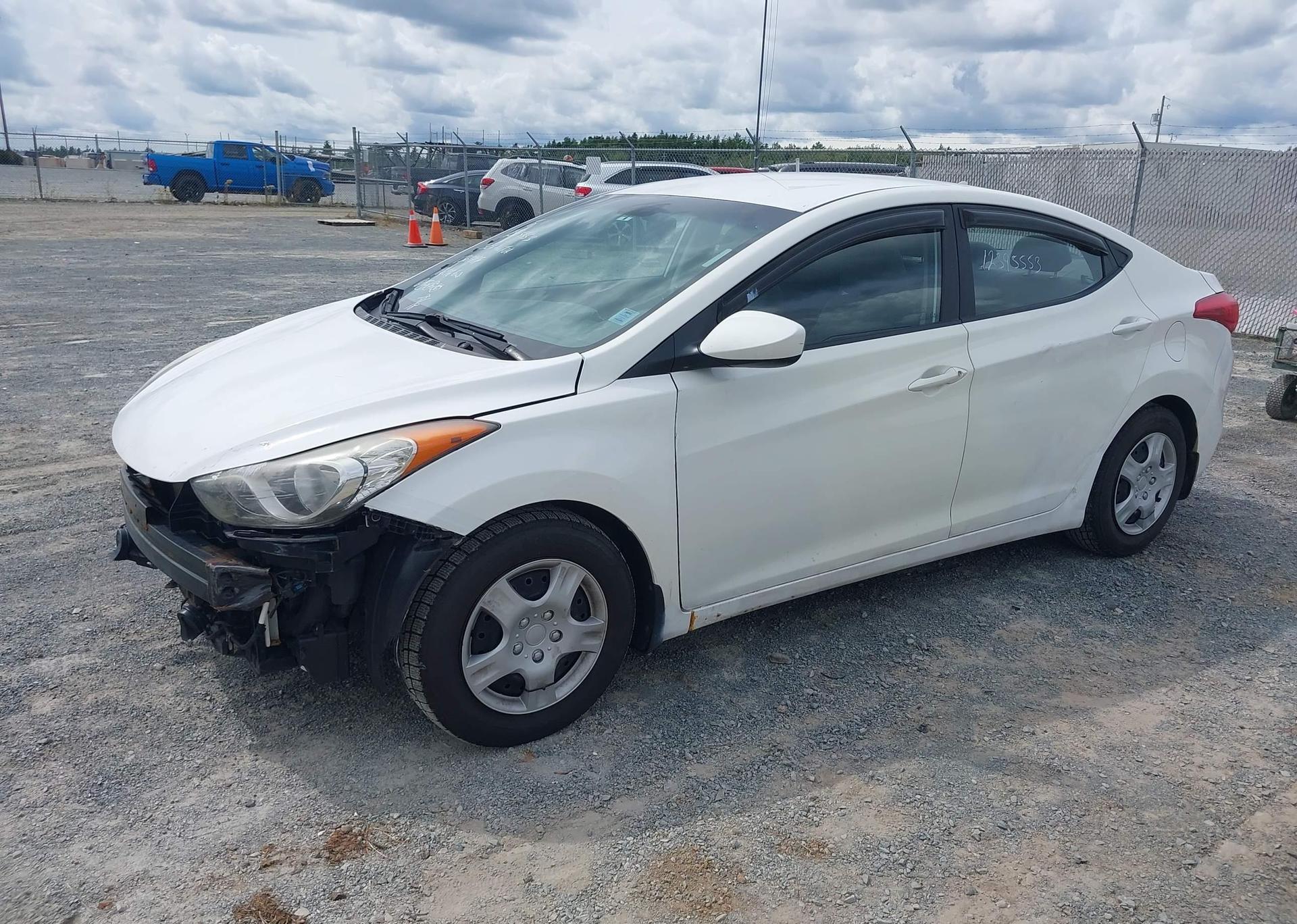 2013 HYUNDAI ELANTRA GL