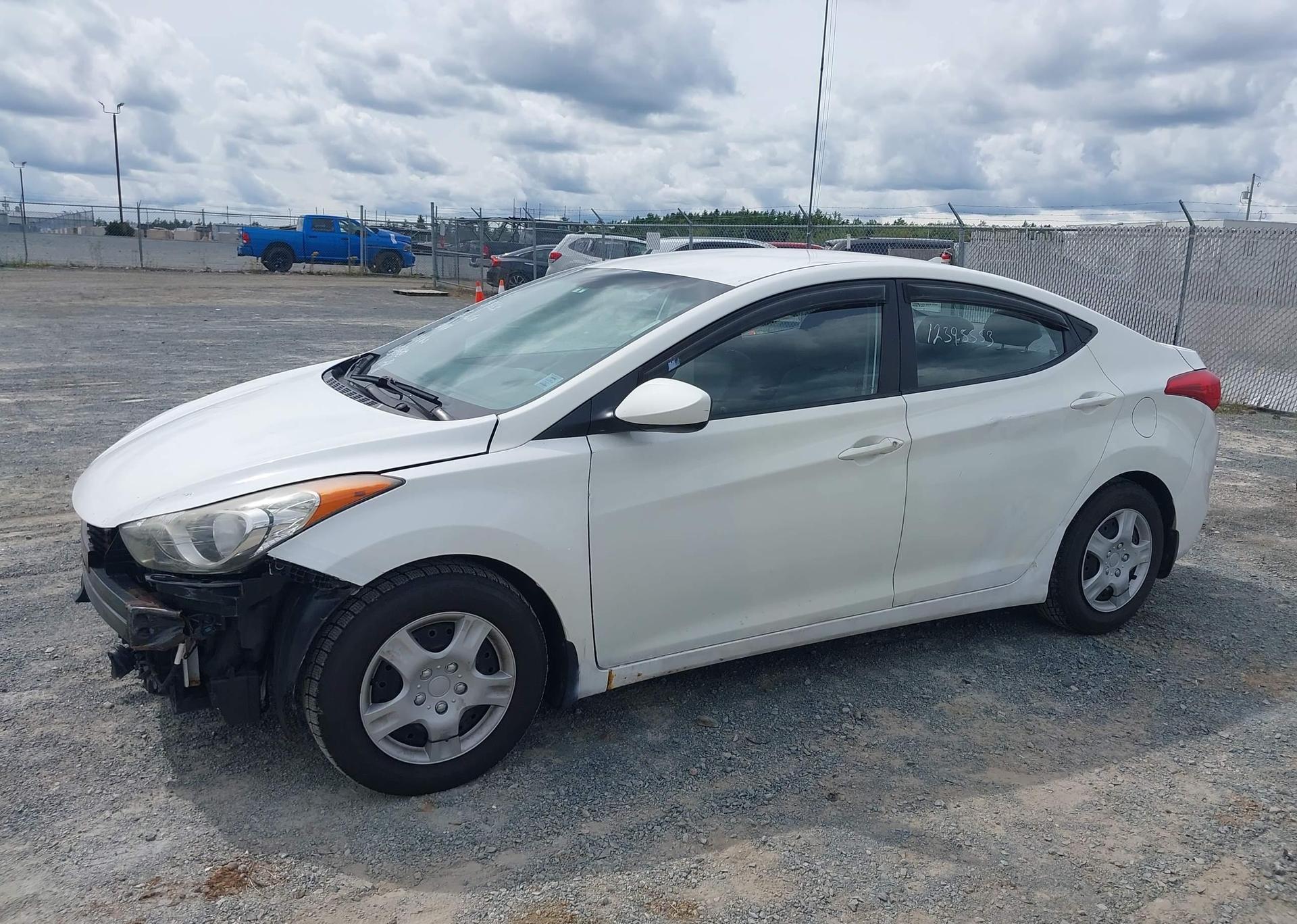 2013 HYUNDAI ELANTRA GL