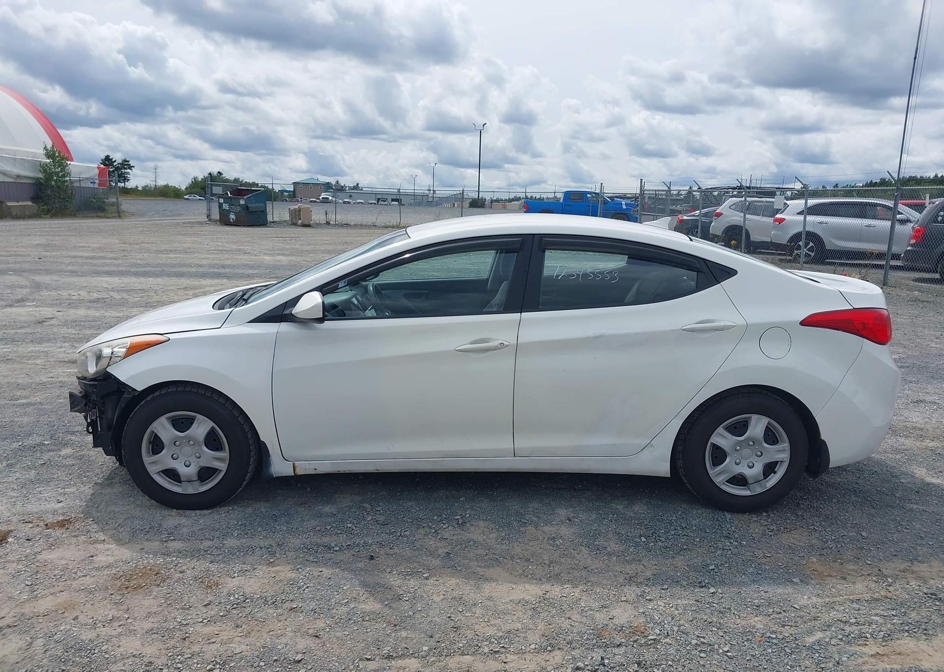 2013 HYUNDAI ELANTRA GL