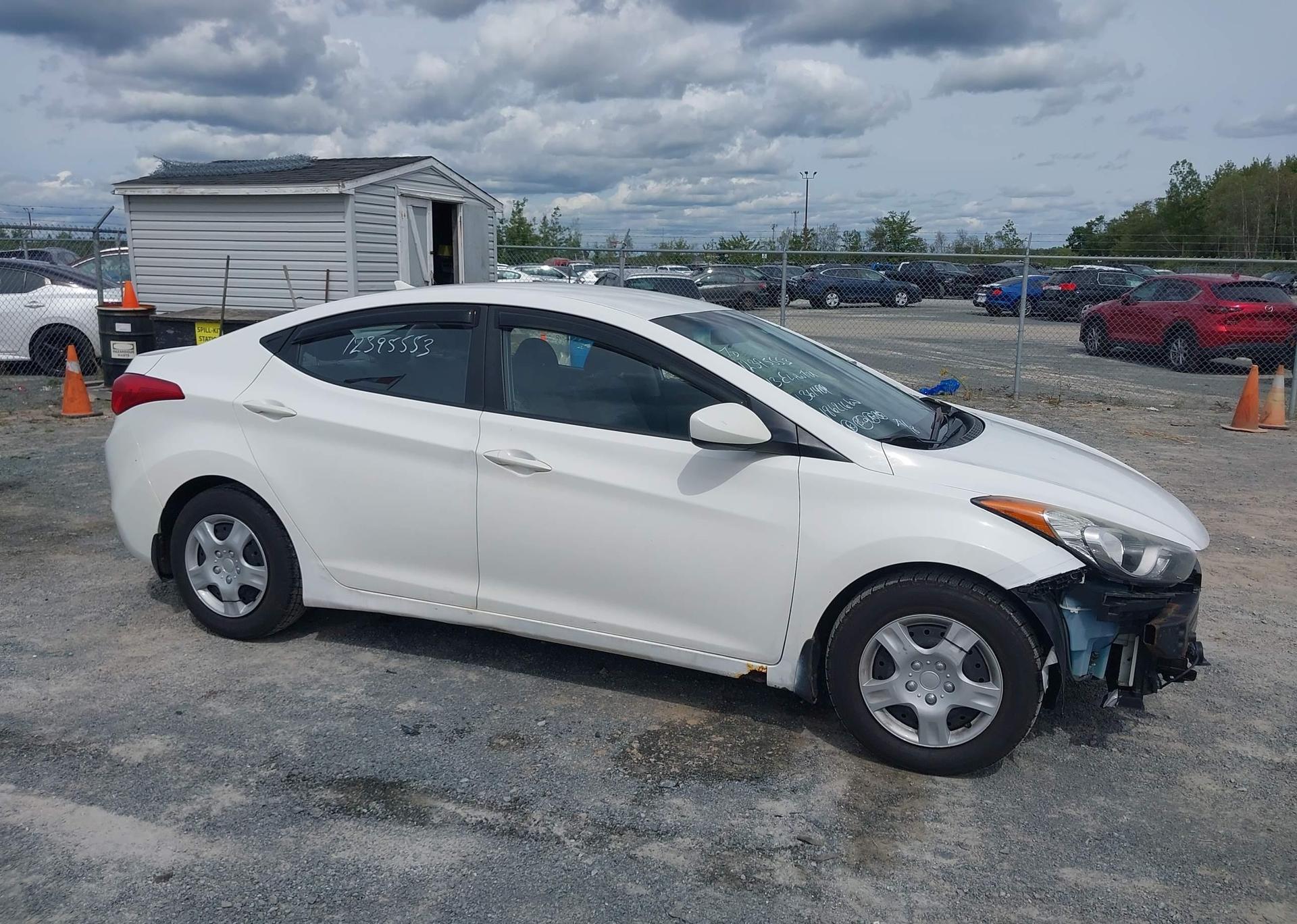 2013 HYUNDAI ELANTRA GL