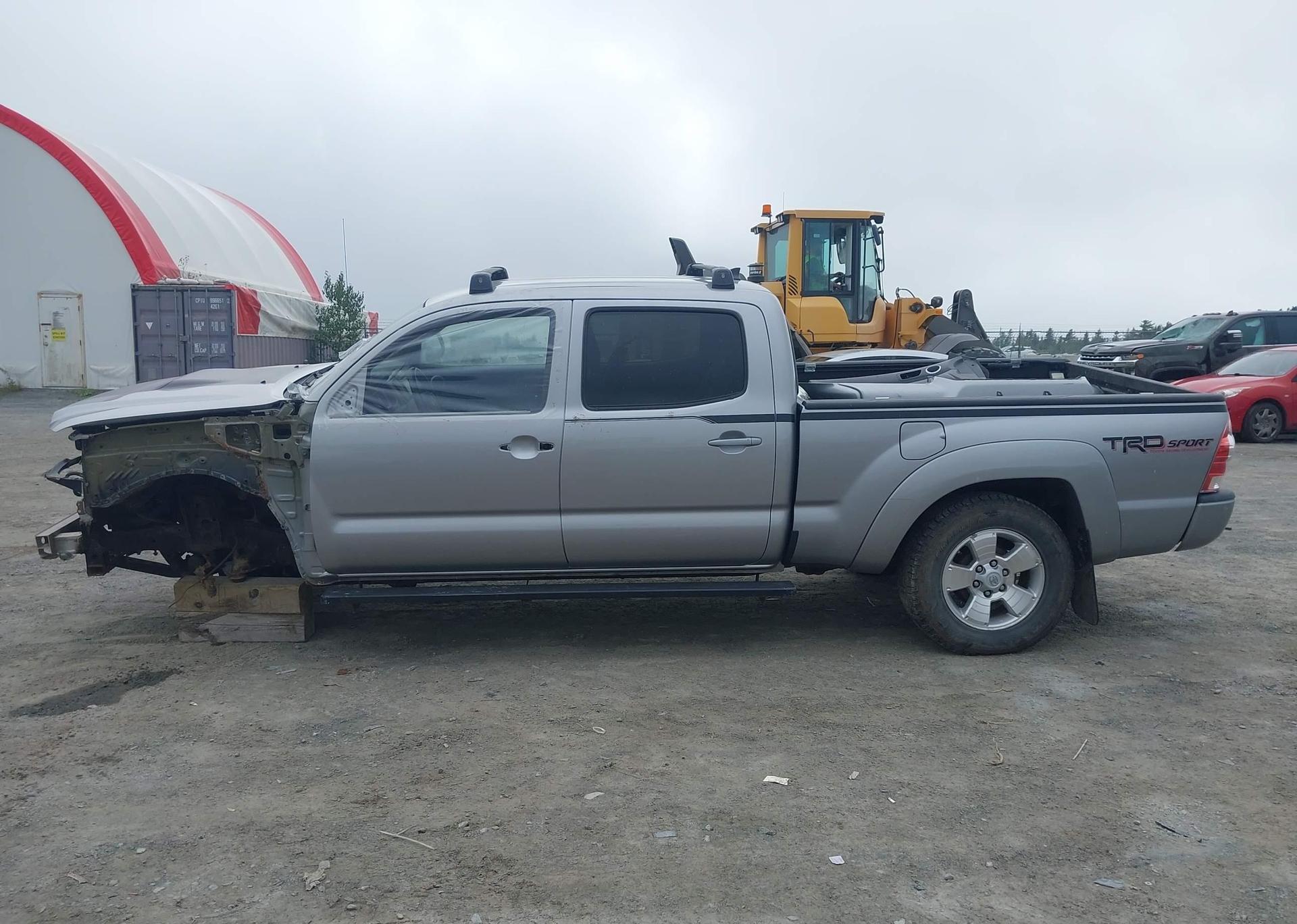 2015 TOYOTA TACOMA