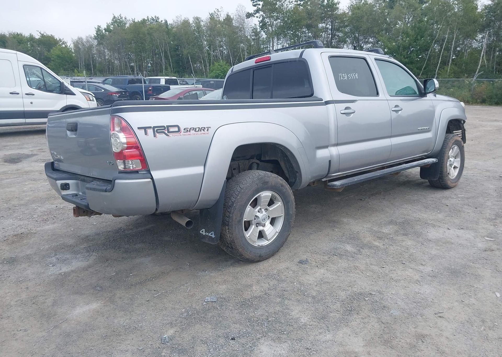 2015 TOYOTA TACOMA