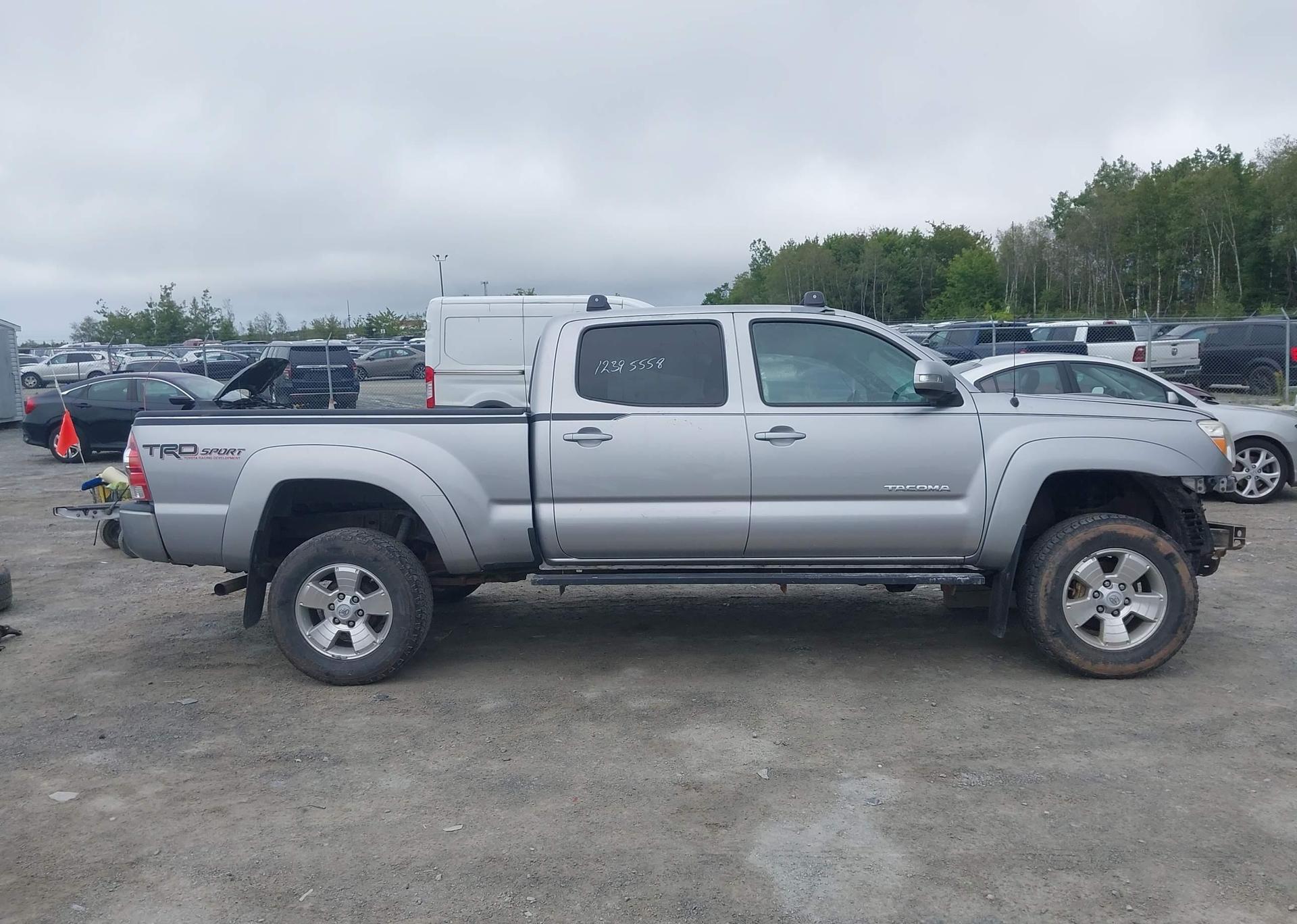 2015 TOYOTA TACOMA