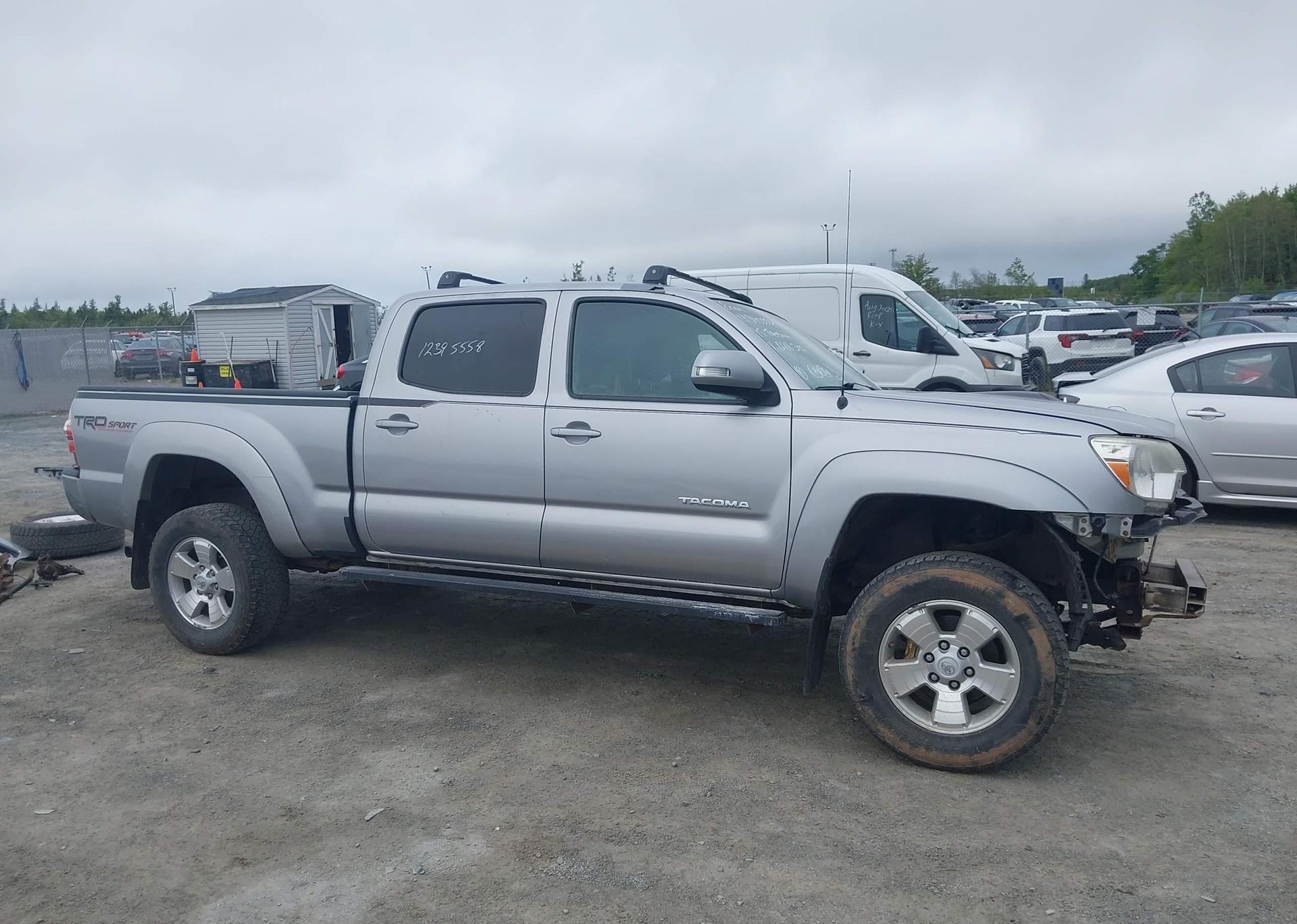 2015 TOYOTA TACOMA