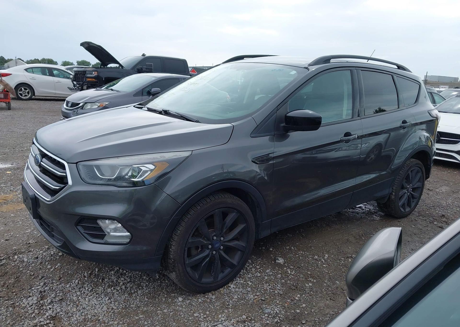 2017 FORD ESCAPE SE