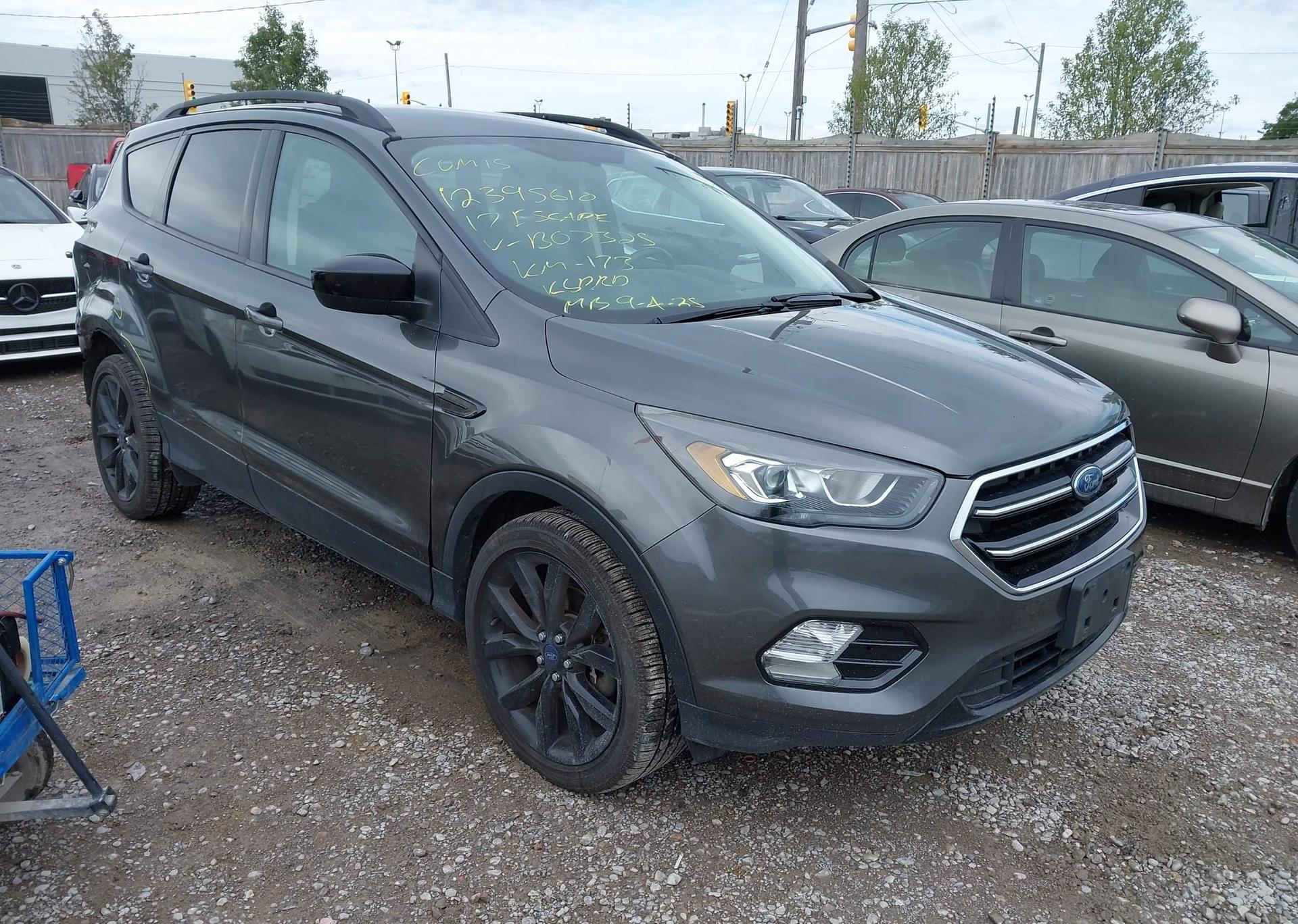 2017 FORD ESCAPE SE