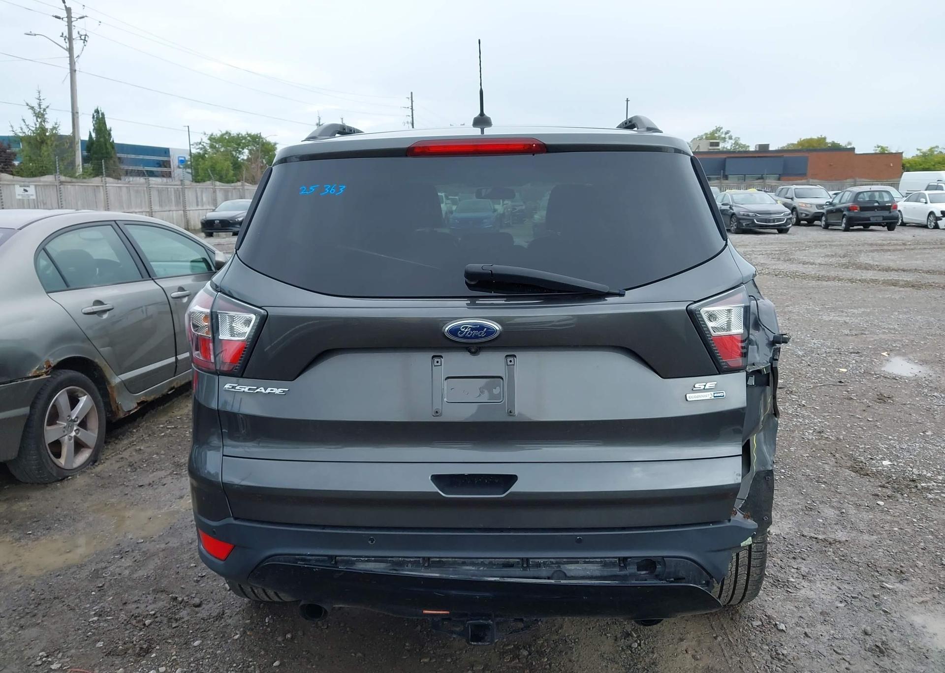 2017 FORD ESCAPE SE