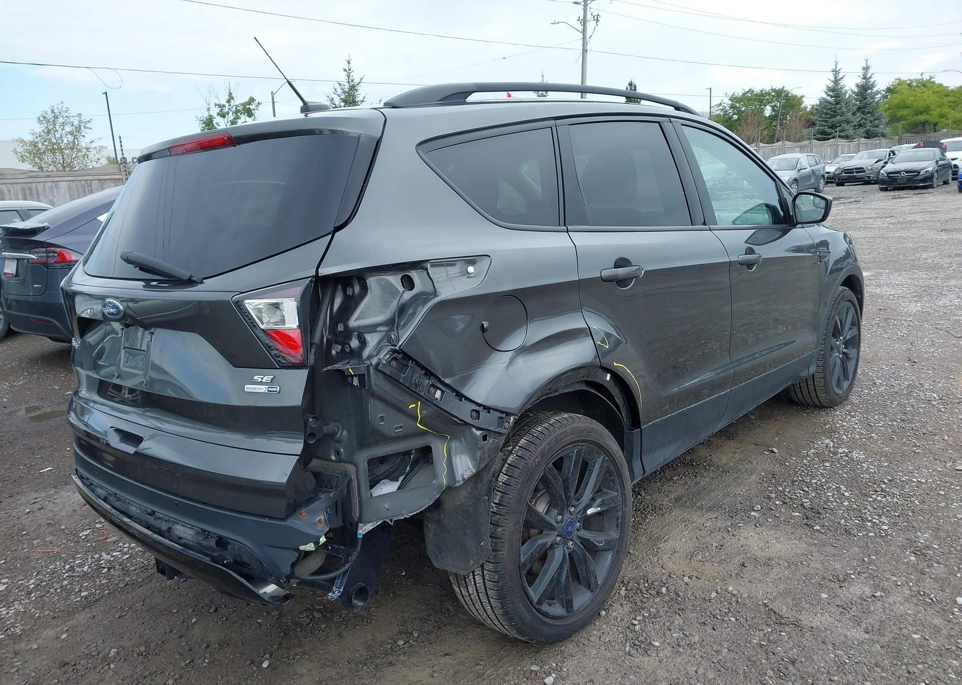 2017 FORD ESCAPE SE