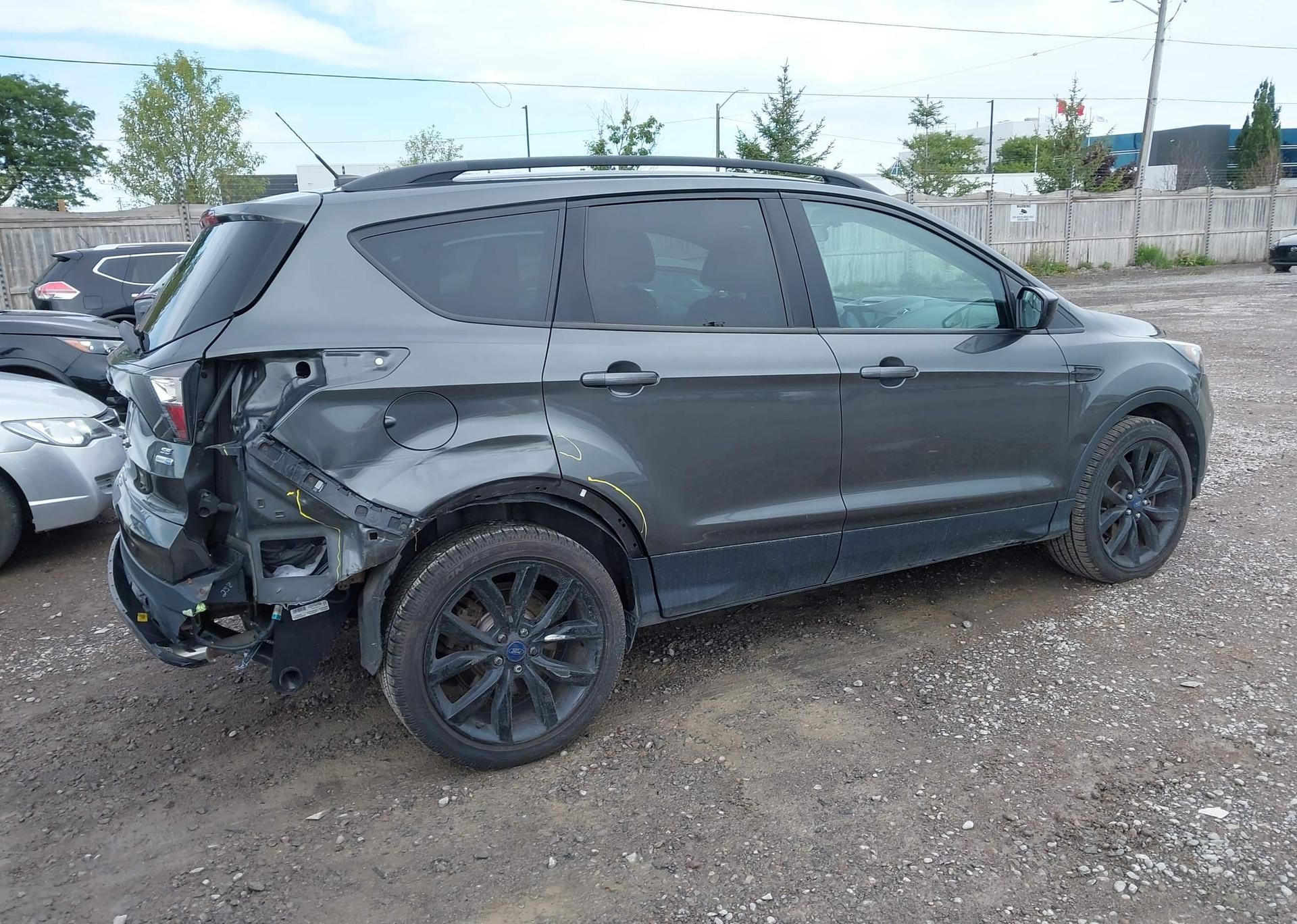 2017 FORD ESCAPE SE
