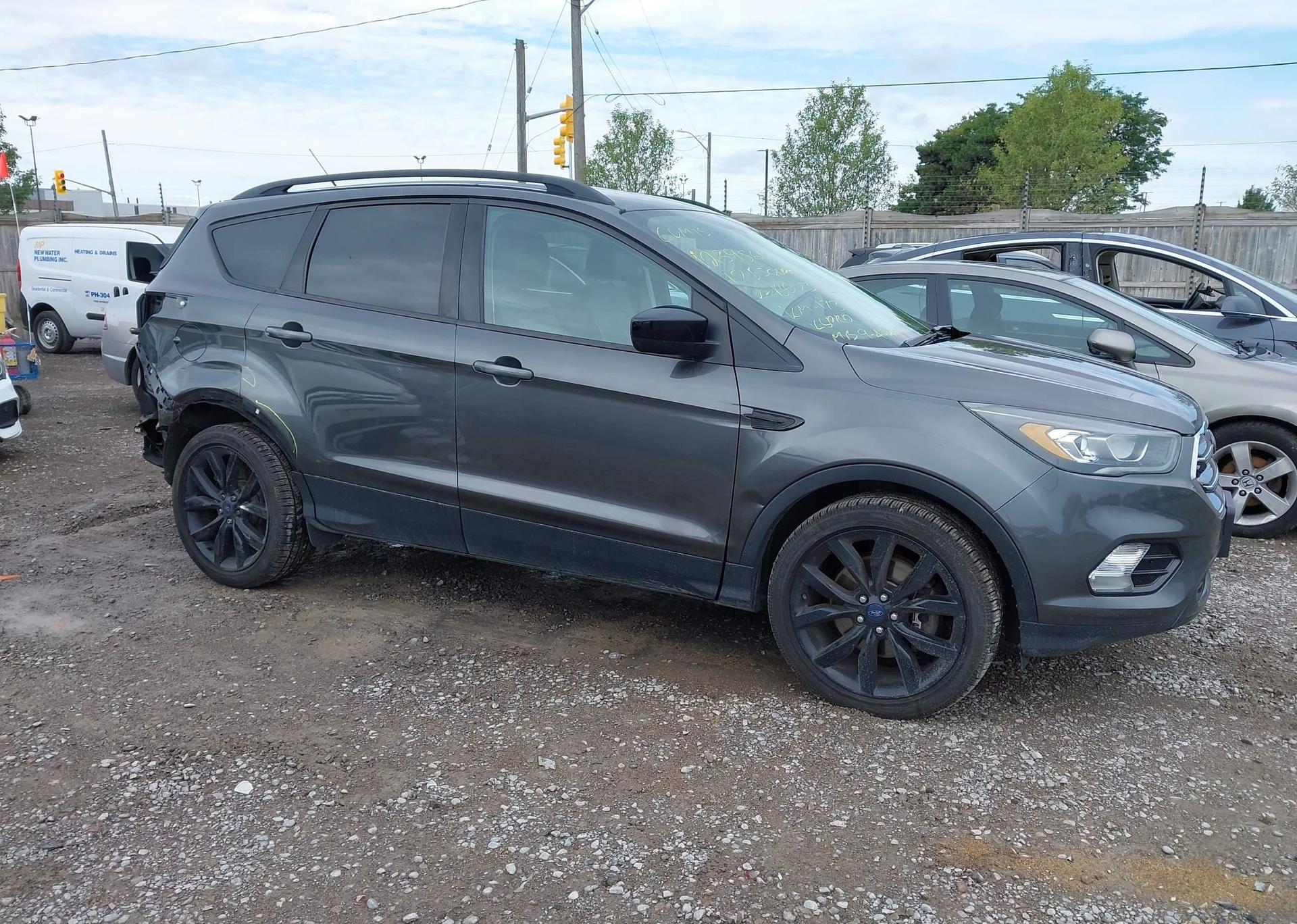 2017 FORD ESCAPE SE
